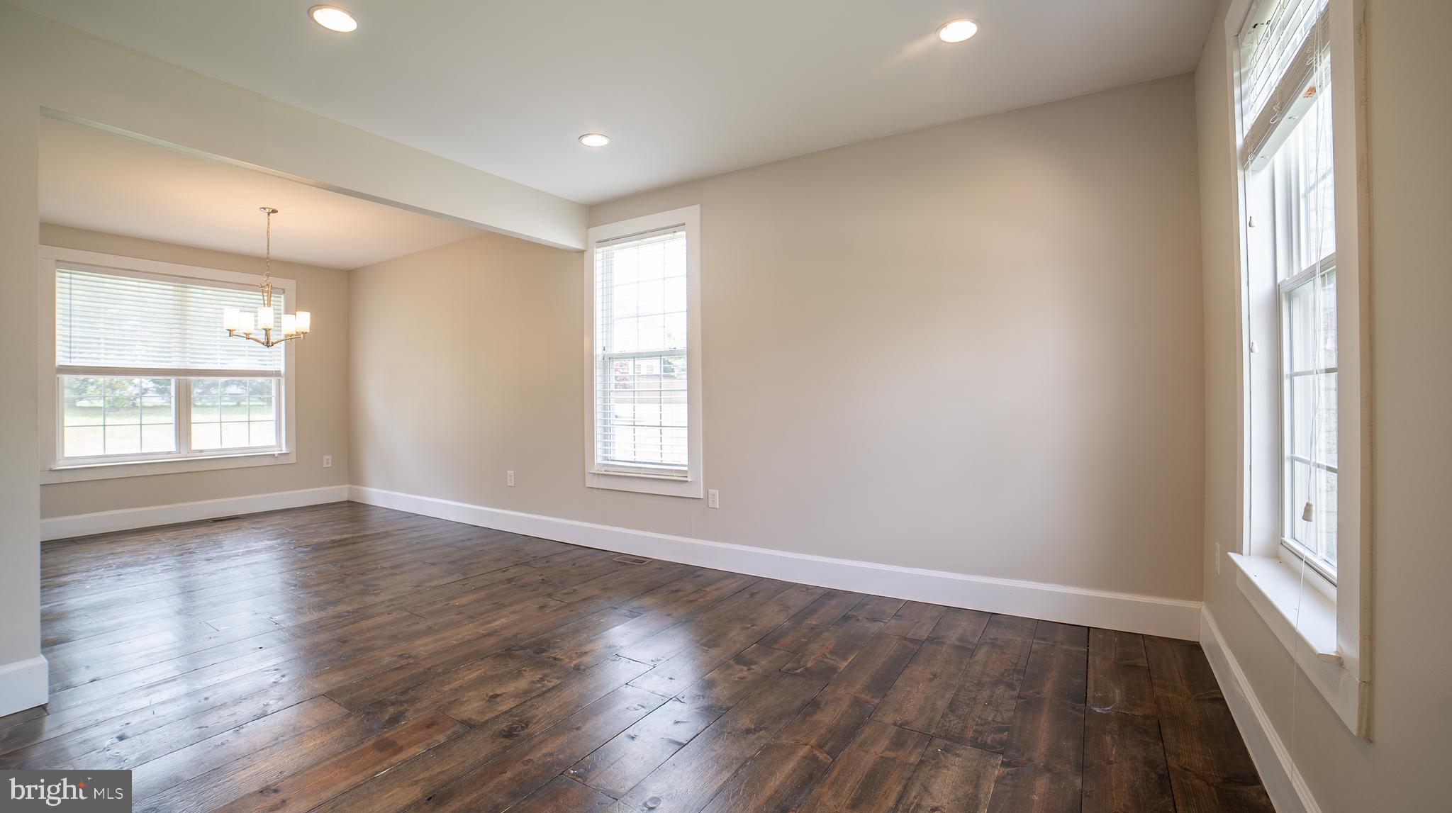 STRAWBERRY HILL EST SUB - Residential