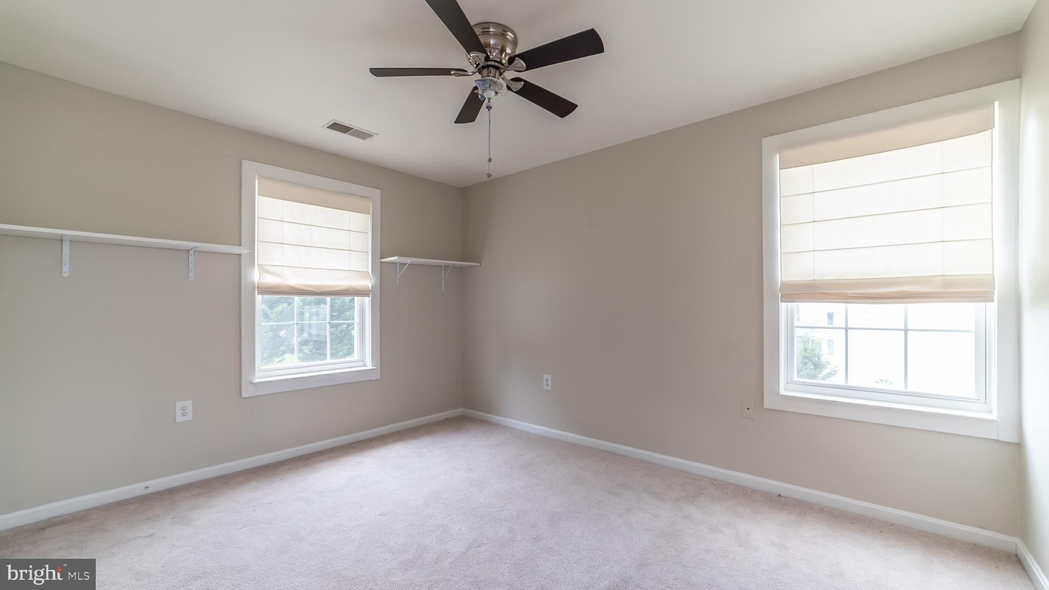 STRAWBERRY HILL EST SUB - Residential