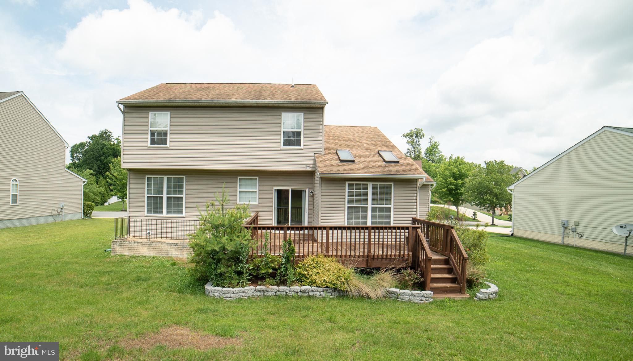 STRAWBERRY HILL EST SUB - Residential