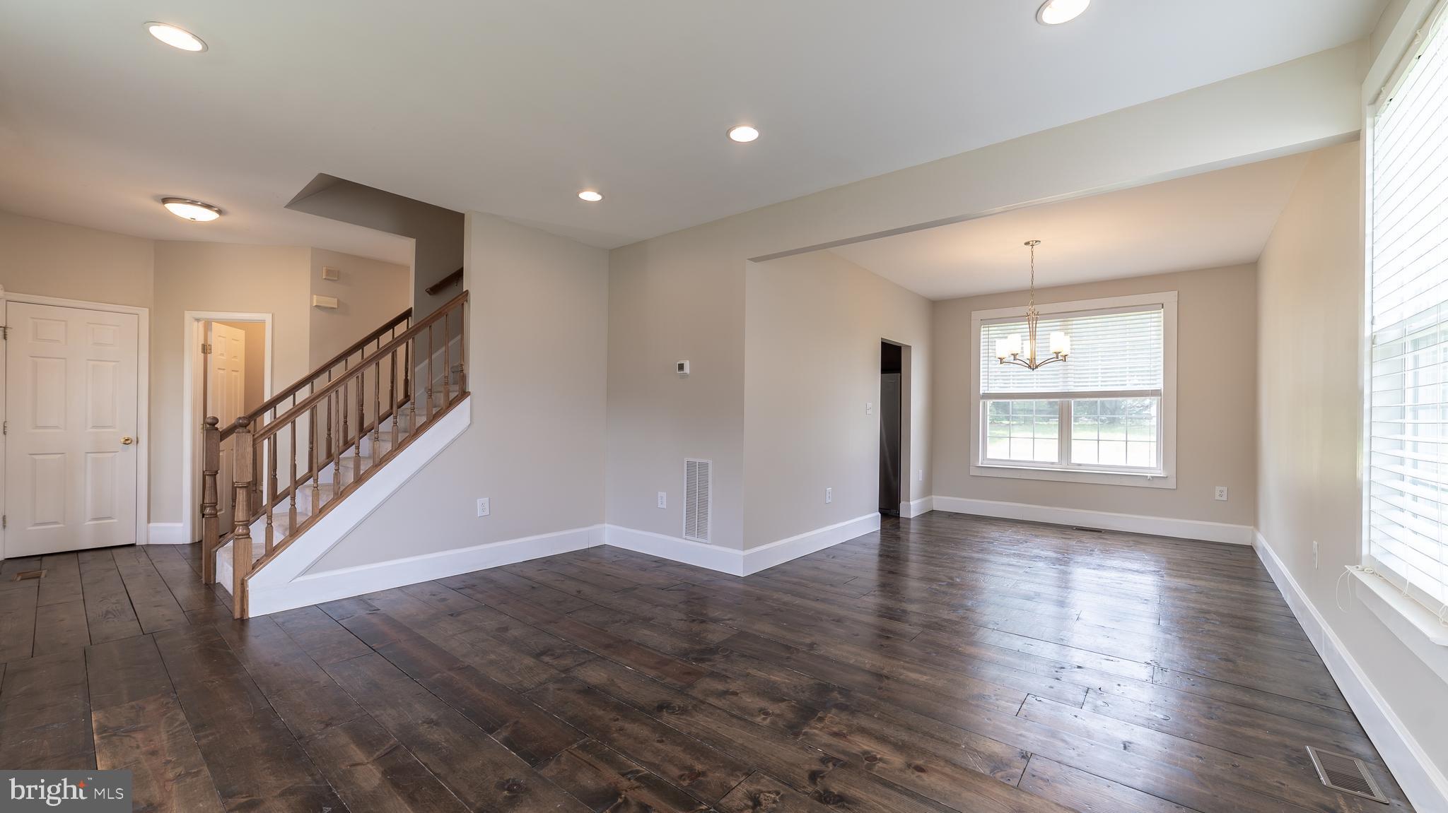 STRAWBERRY HILL EST SUB - Residential