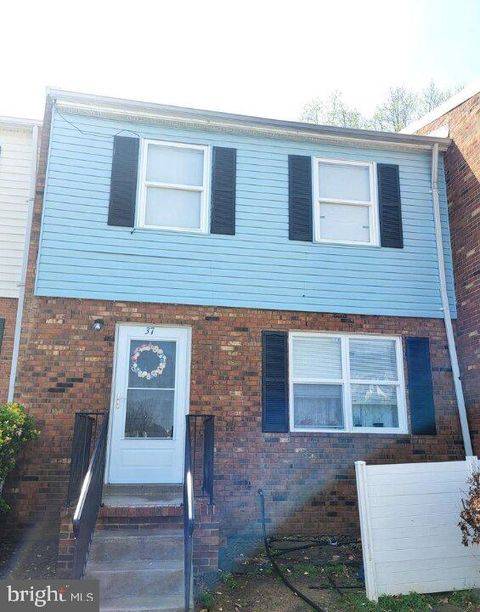 Townhouse For Rent - 37 Bristol Court<br/> STAFFORD, VA 22556