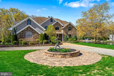 512 N Stanwick Road, Moorestown, NJ MLS: NJBL2084924