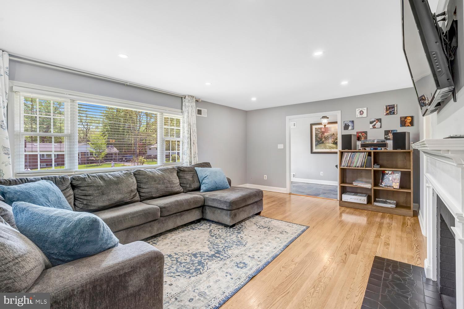 WOODLAWN MANOR - Residential