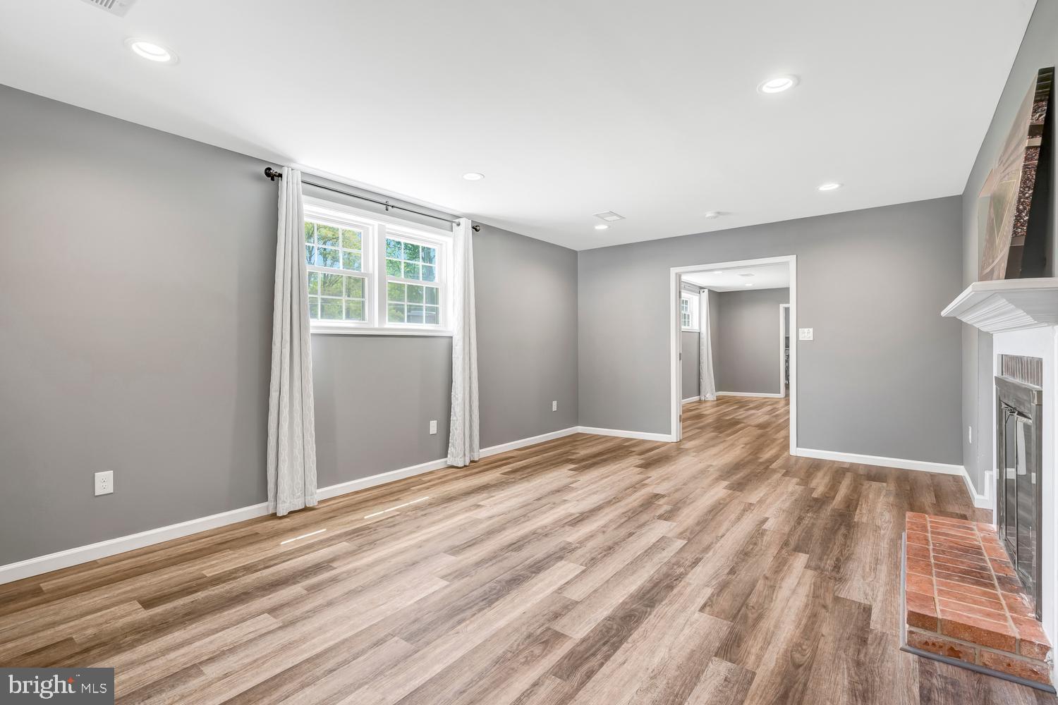 WOODLAWN MANOR - Residential