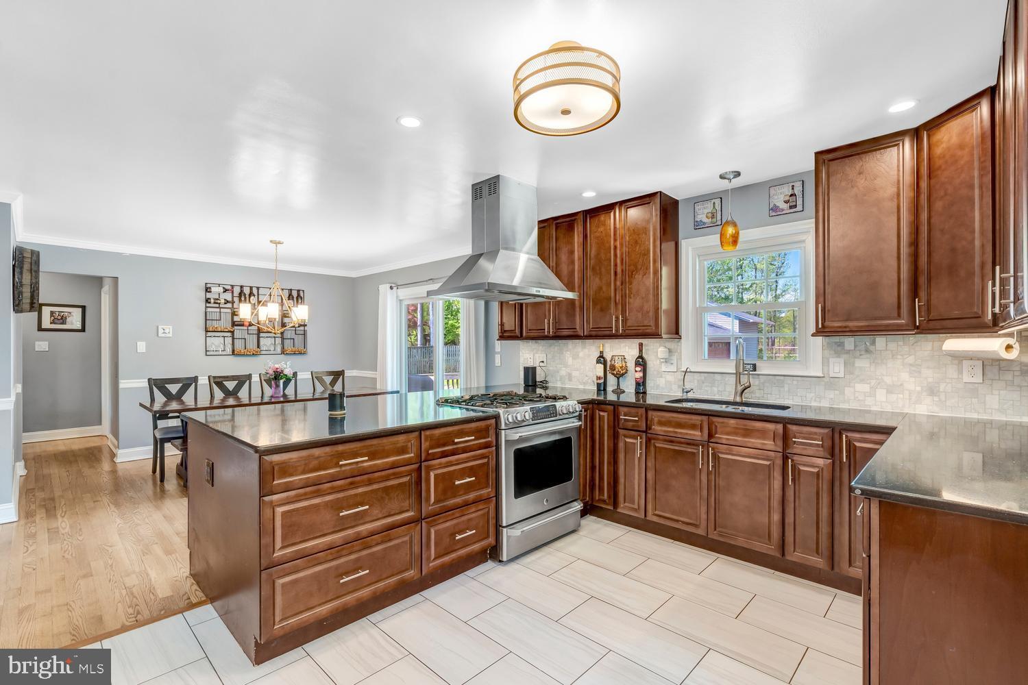 WOODLAWN MANOR - Residential