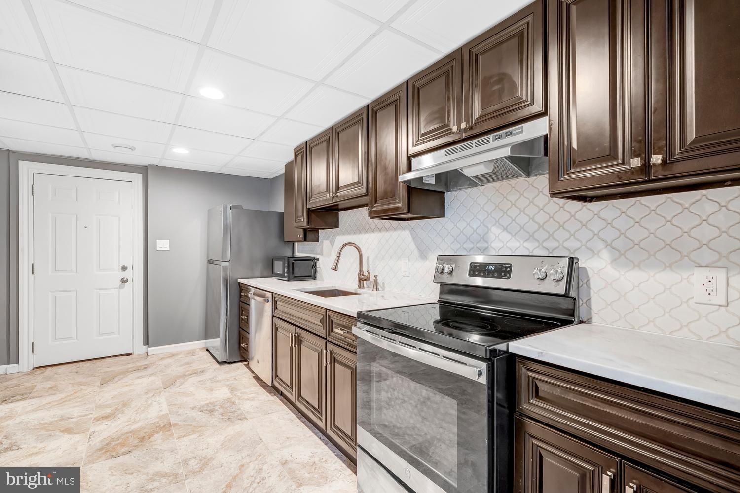 WOODLAWN MANOR - Residential