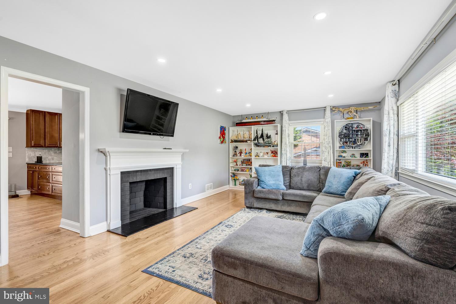 WOODLAWN MANOR - Residential