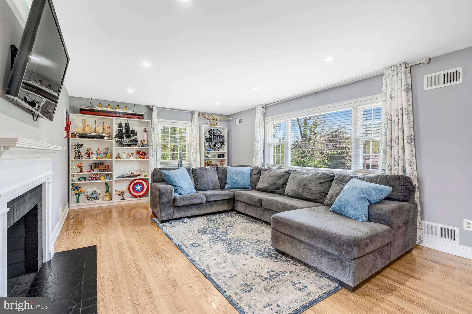 WOODLAWN MANOR - Residential