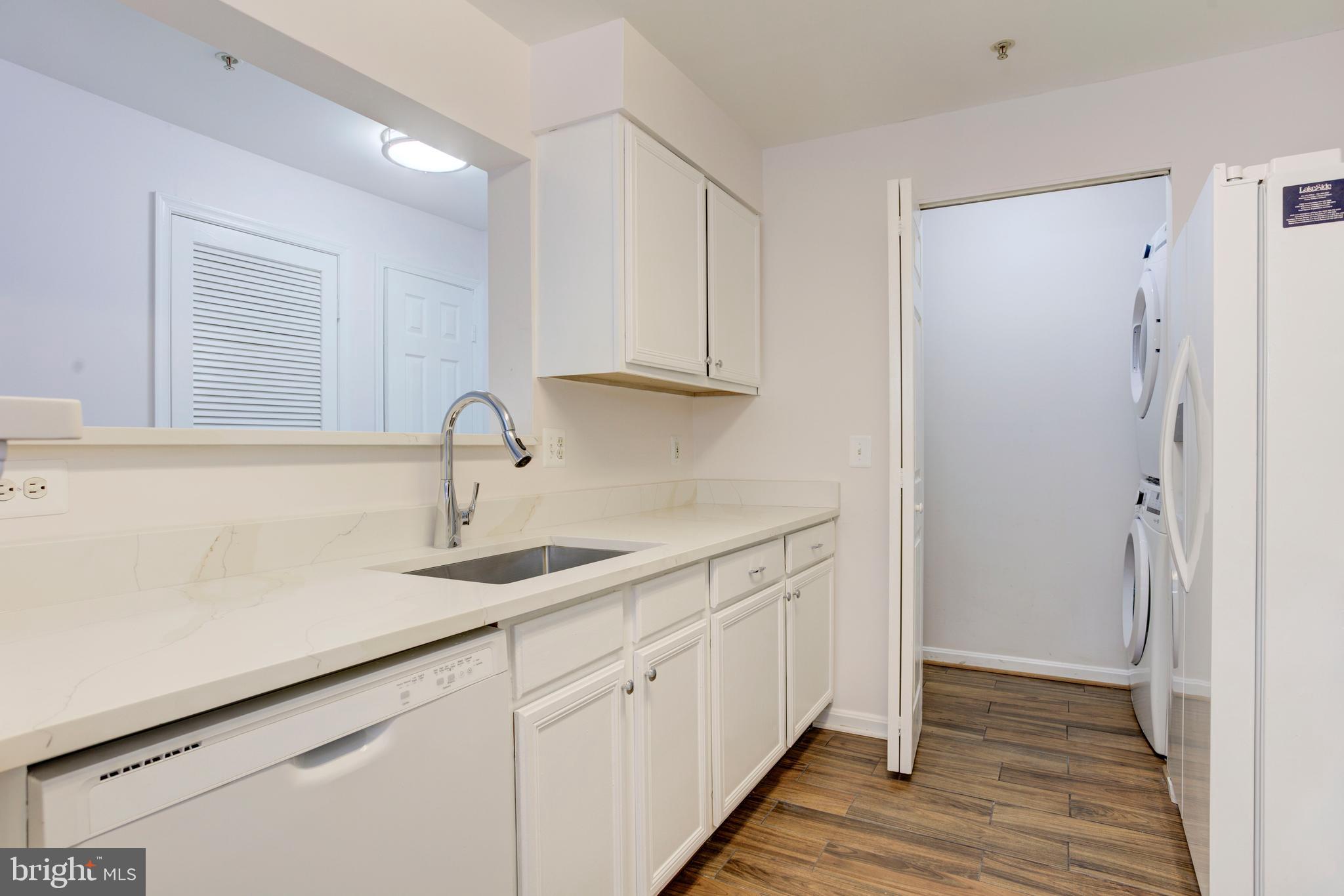 PROSPECT COVE AT LAKESID - Residential