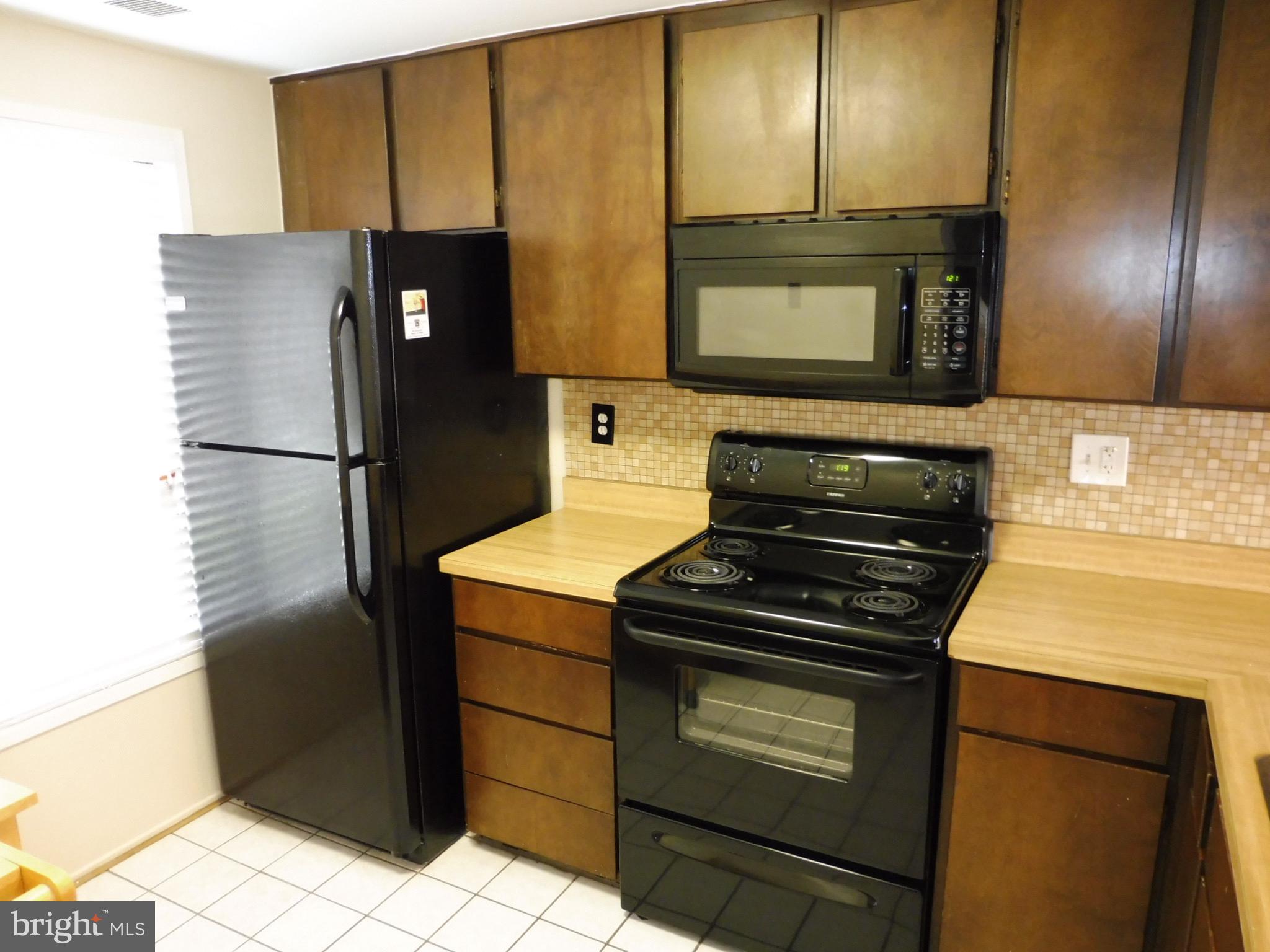 THOMAS CHOICE WEST - Residential Lease