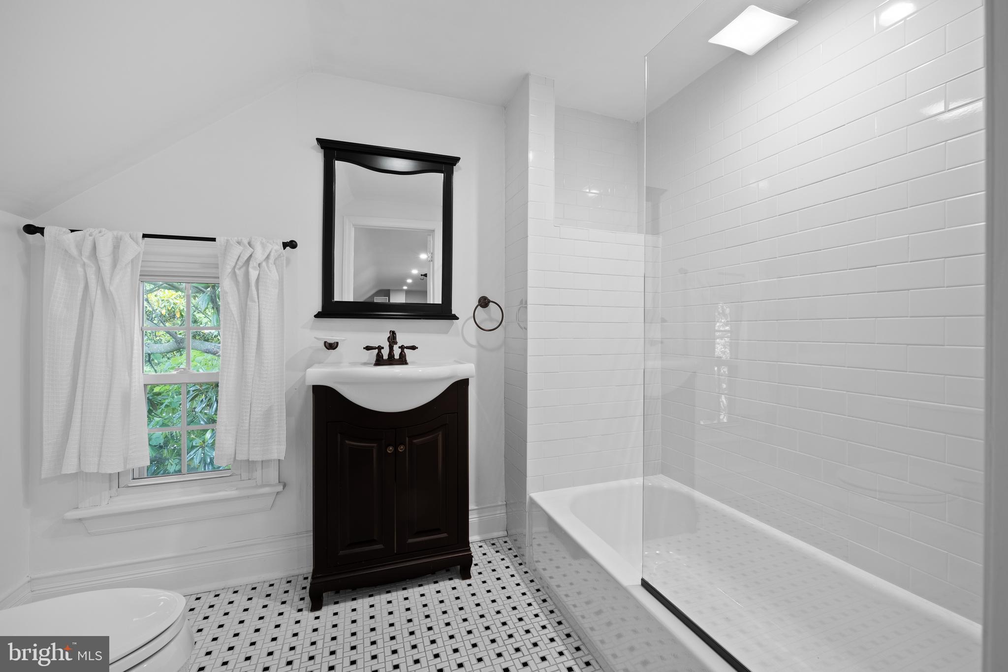 DOWNTOWN WAYNE - Residential