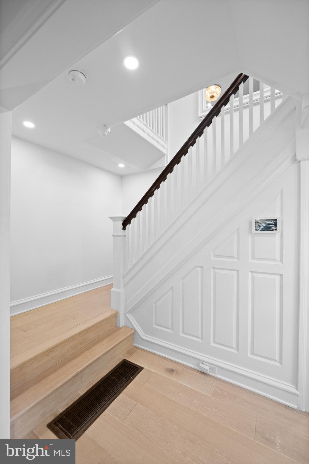 DOWNTOWN WAYNE - Residential