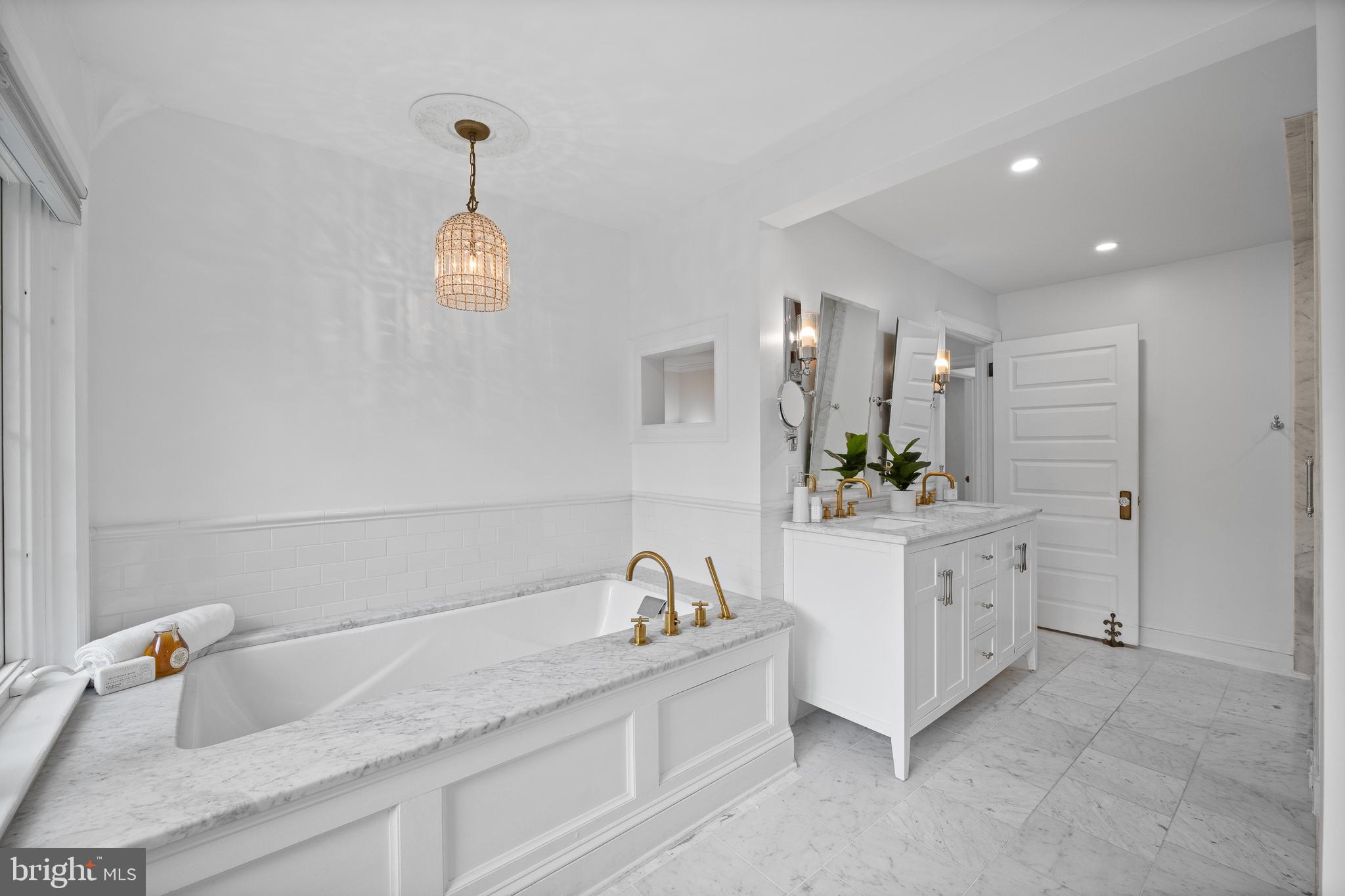 DOWNTOWN WAYNE - Residential