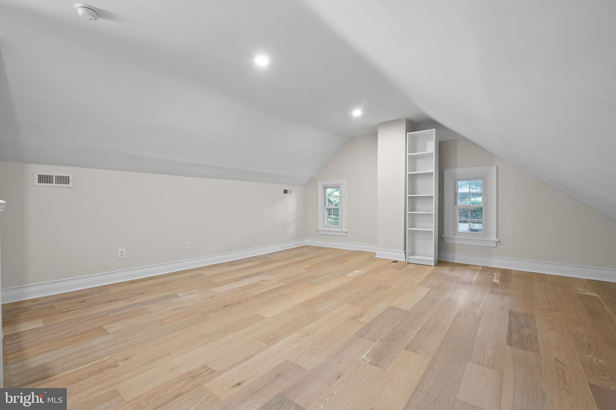 DOWNTOWN WAYNE - Residential