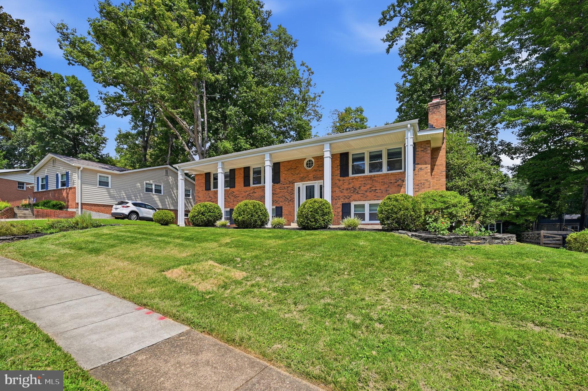 3544 QUEEN ANNE