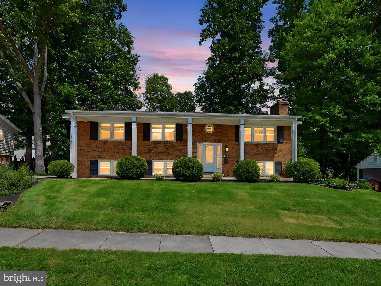 3544 QUEEN ANNE