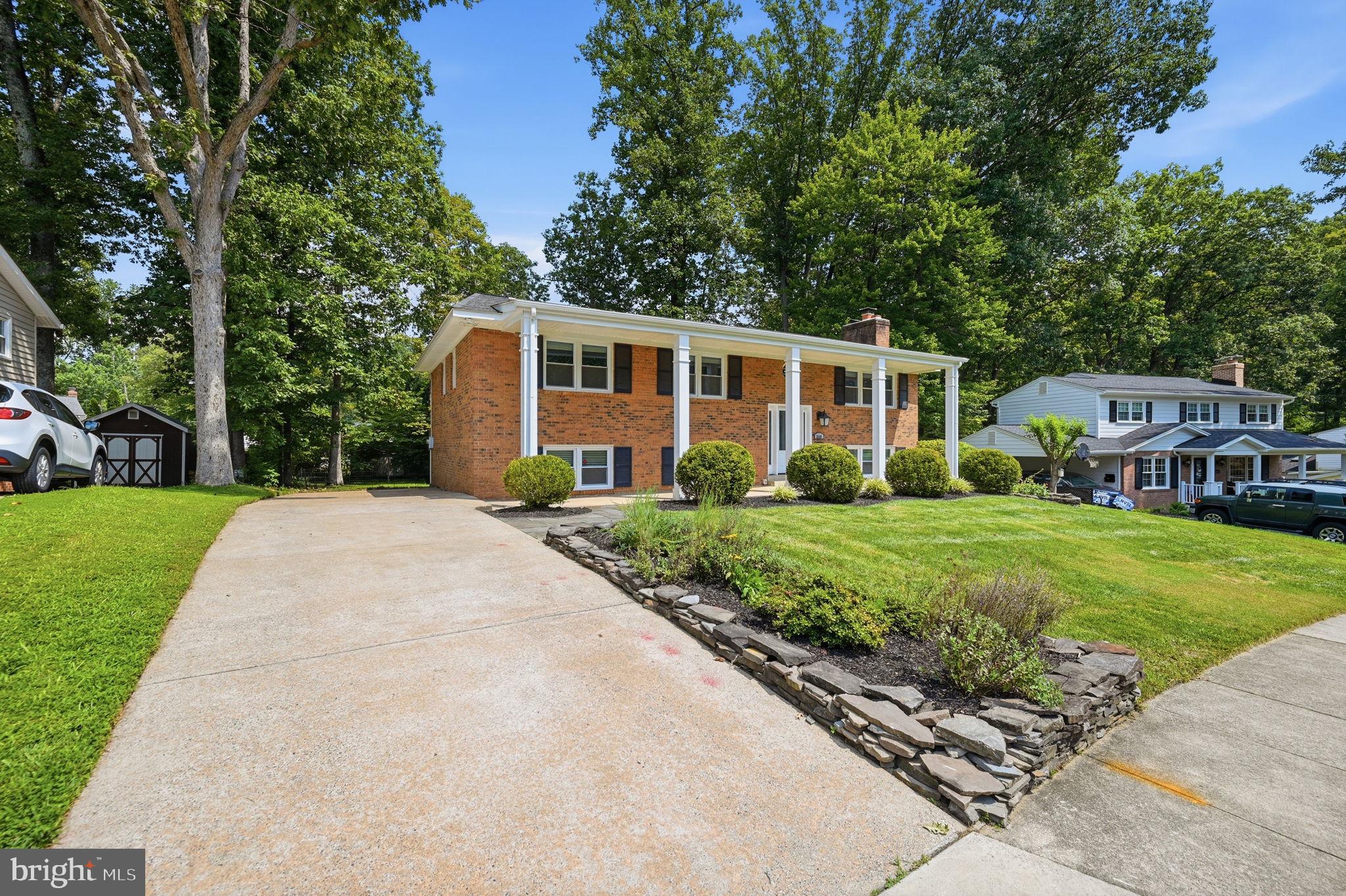 3544 QUEEN ANNE