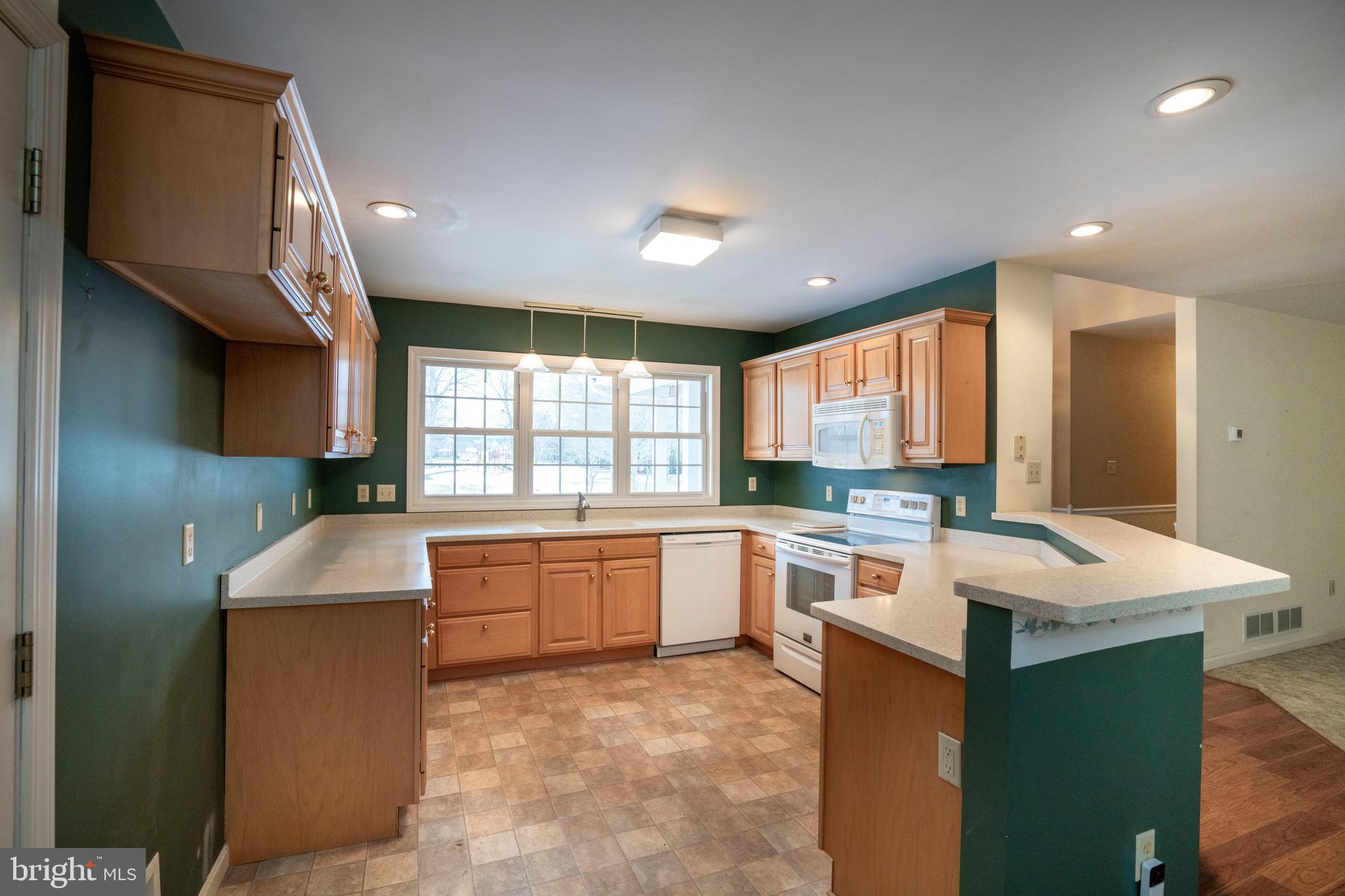 GREENLEAF MANOR - Residential