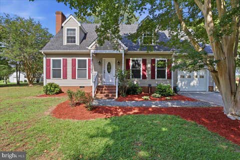 Homes For Sale - 230 Chick Cove Drive<br/> Middlesex County, HARDYVILLE, VA 23070