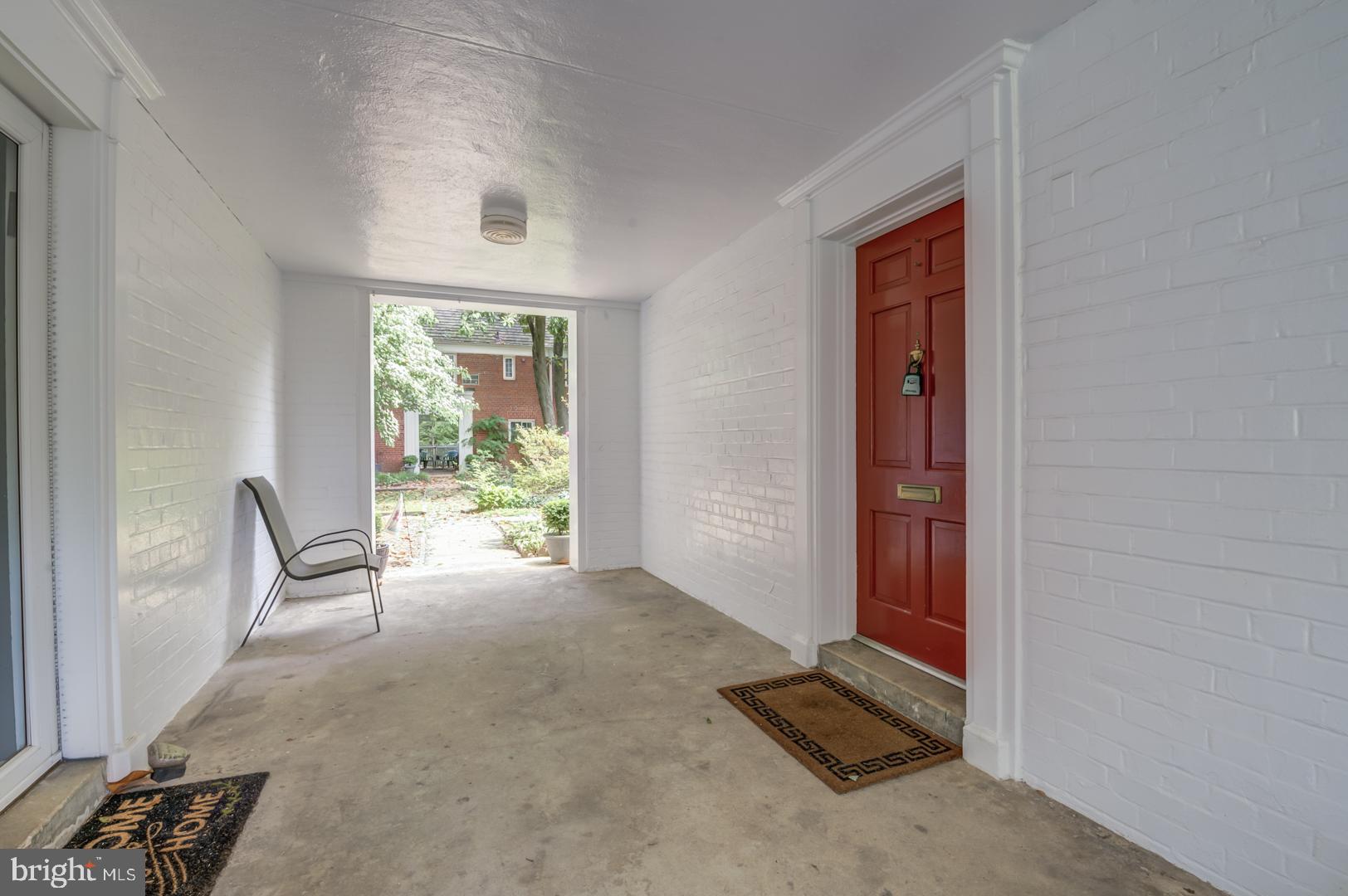 1628 MOUNT EAGLE PLACE