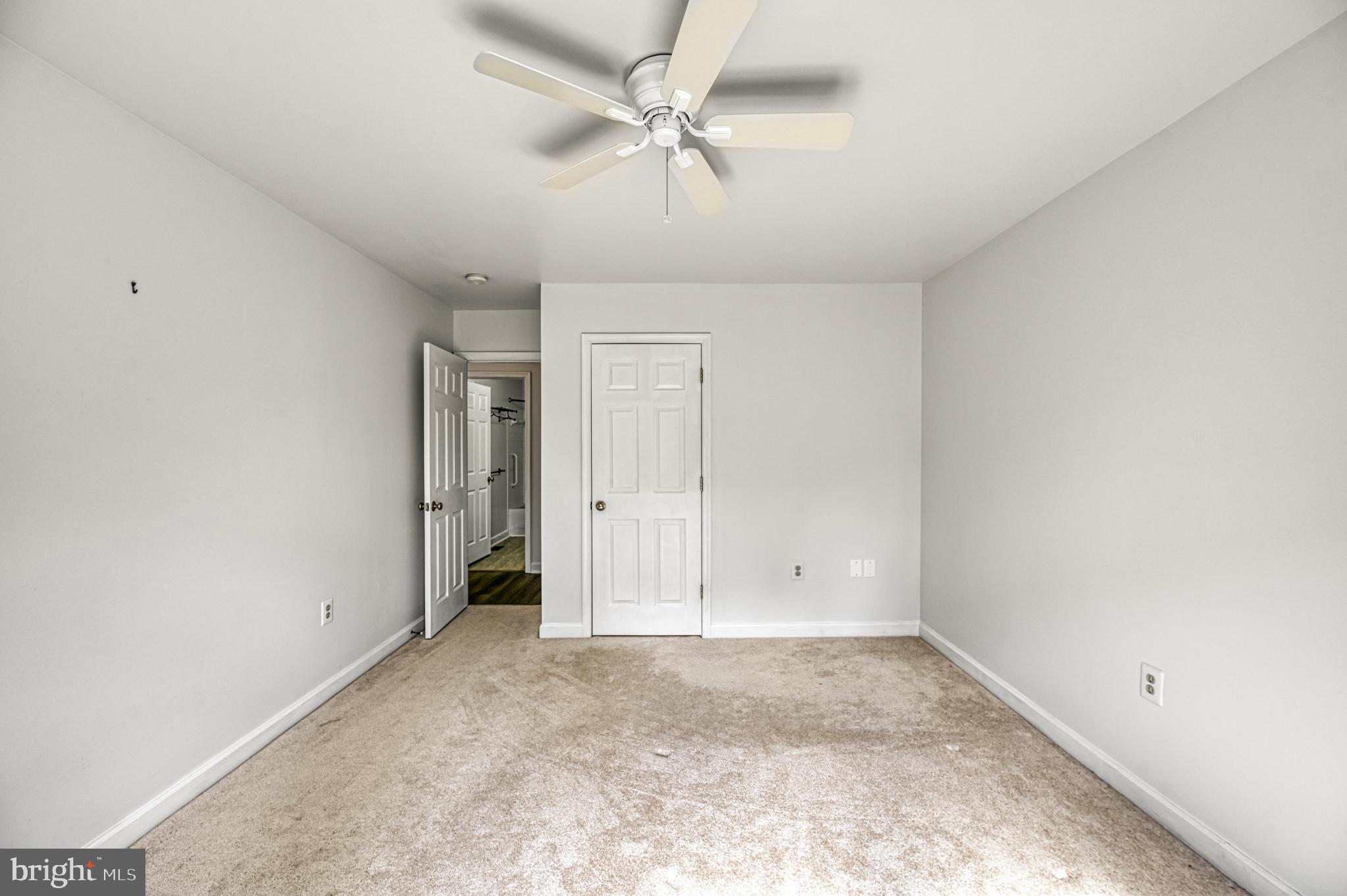 FOXWOOD MANOR - Residential