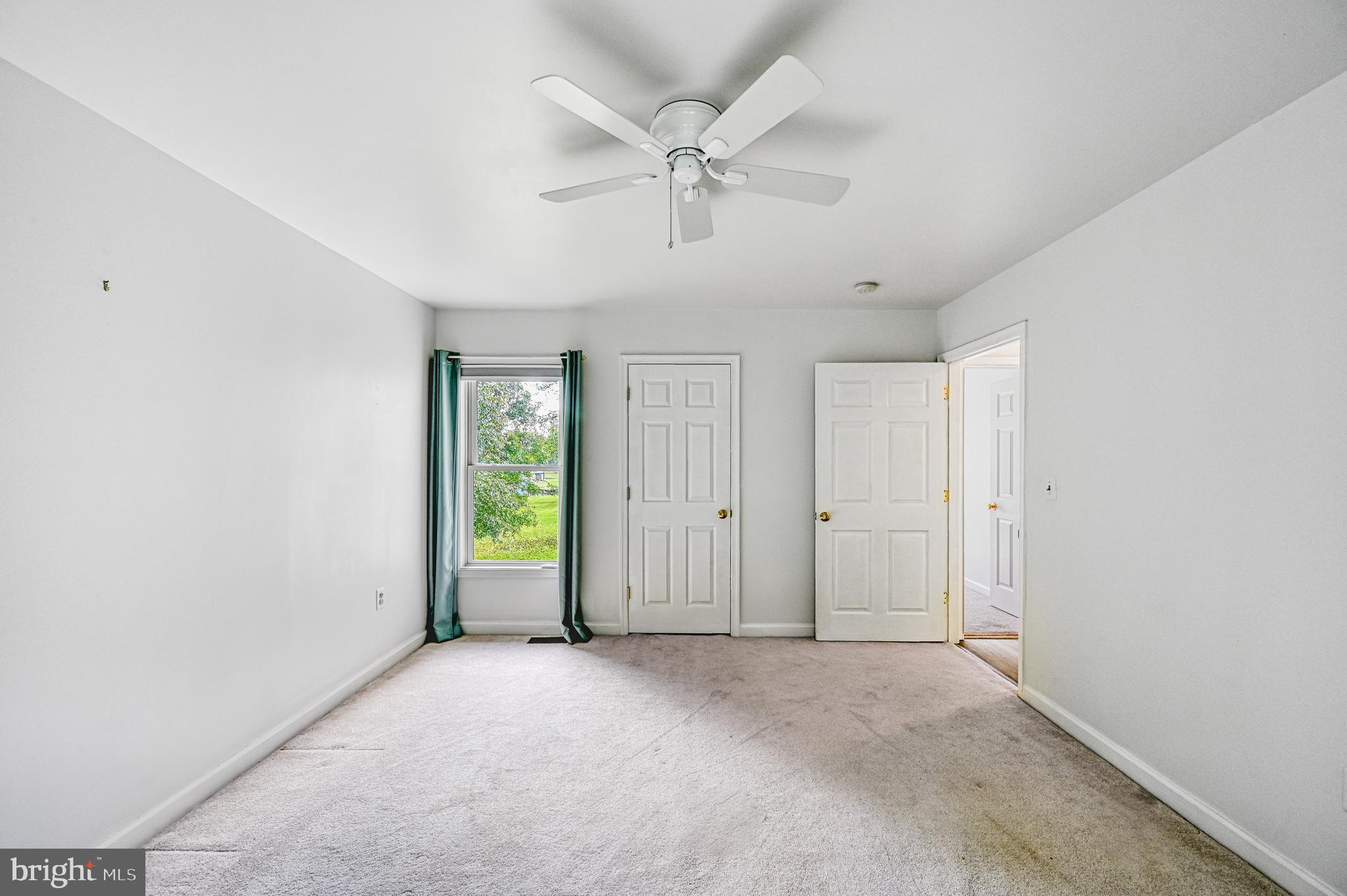 FOXWOOD MANOR - Residential