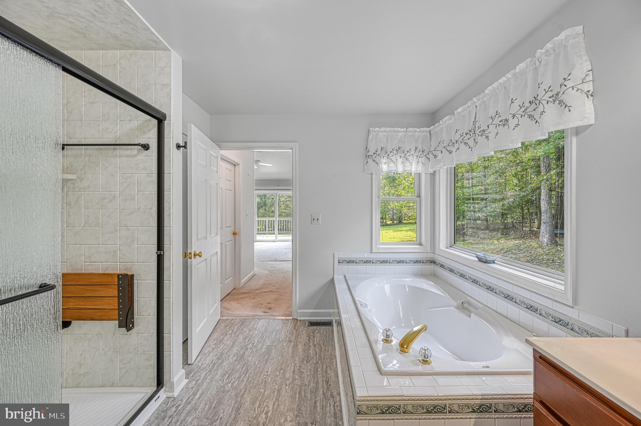 FOXWOOD MANOR - Residential