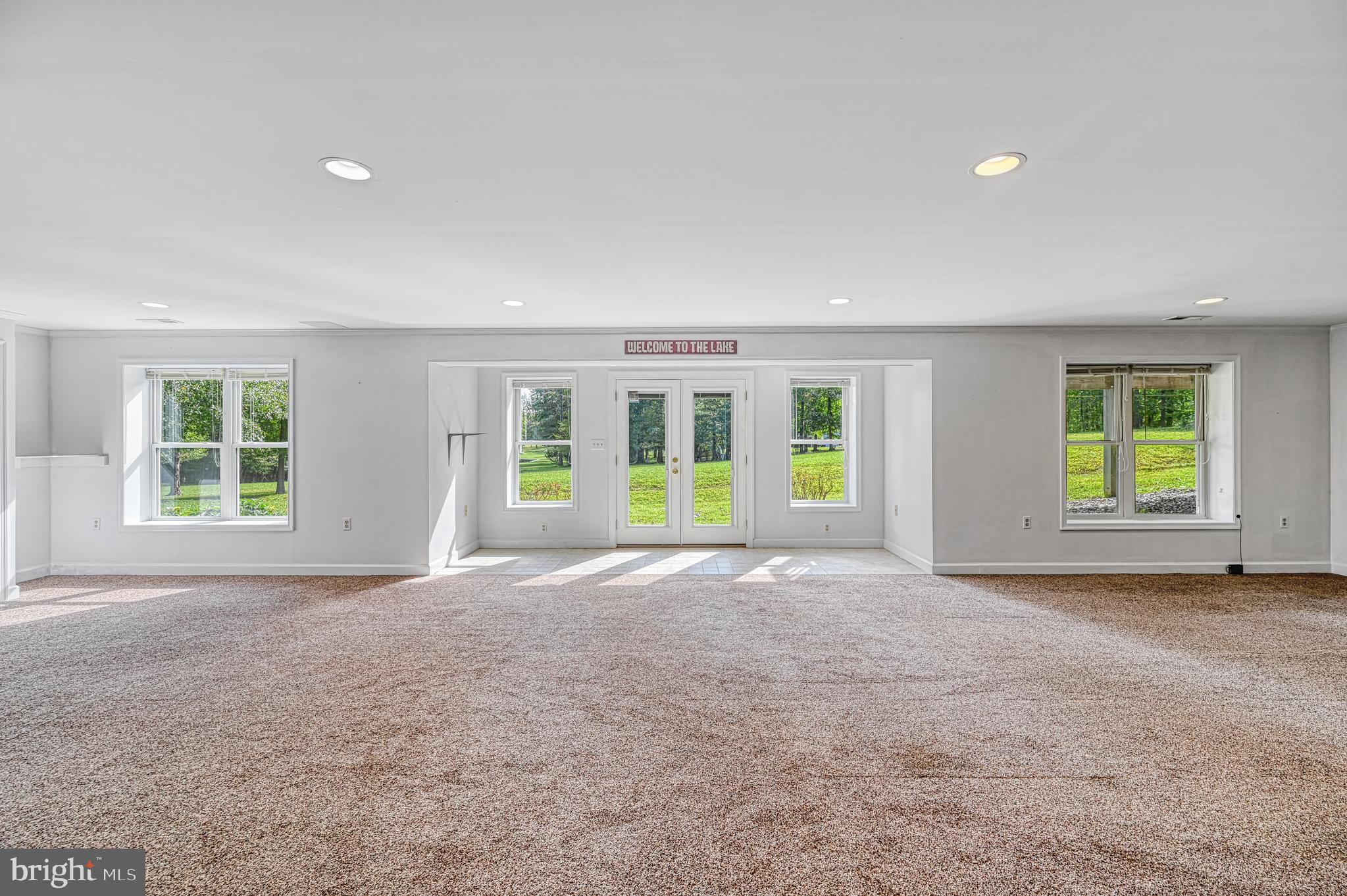 FOXWOOD MANOR - Residential