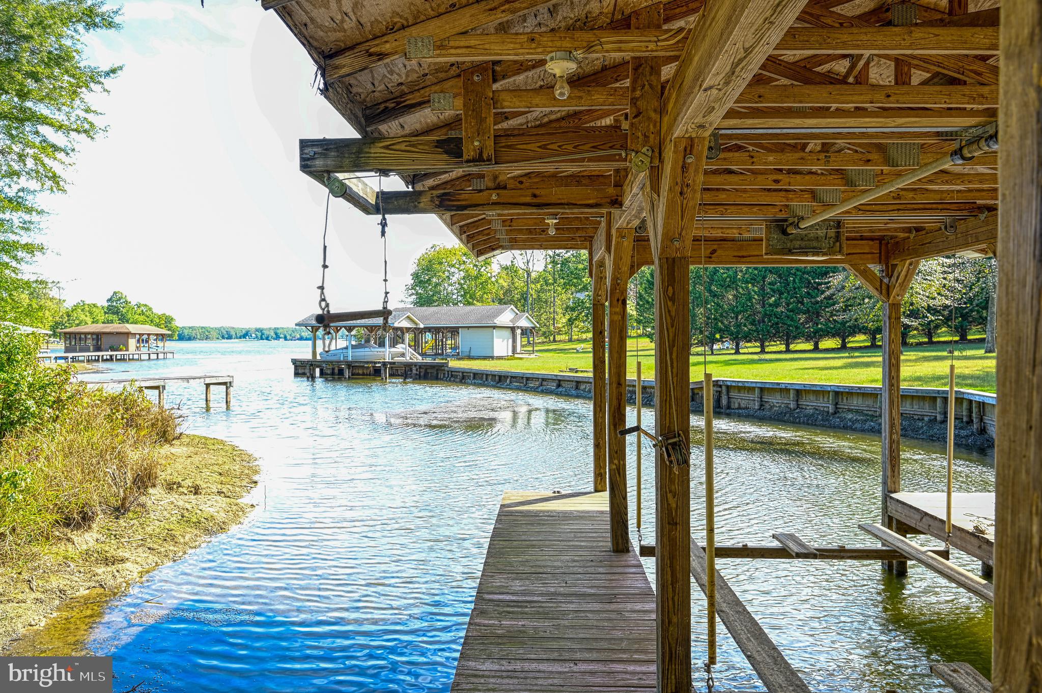 FOXWOOD MANOR - Residential