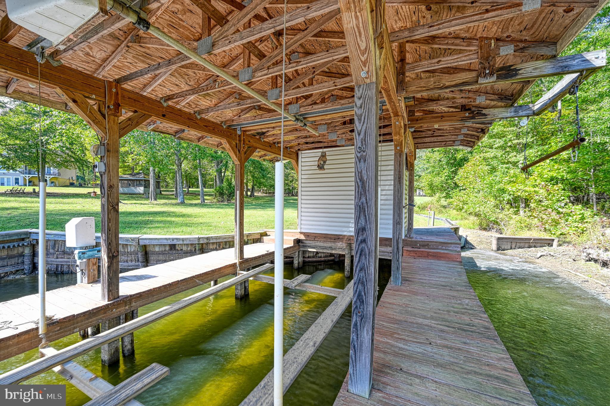 FOXWOOD MANOR - Residential