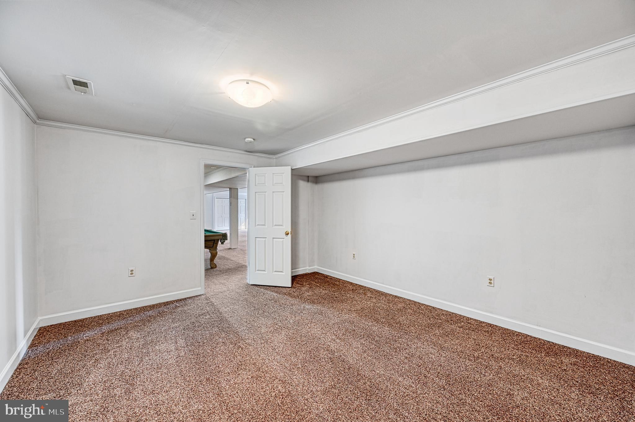 FOXWOOD MANOR - Residential