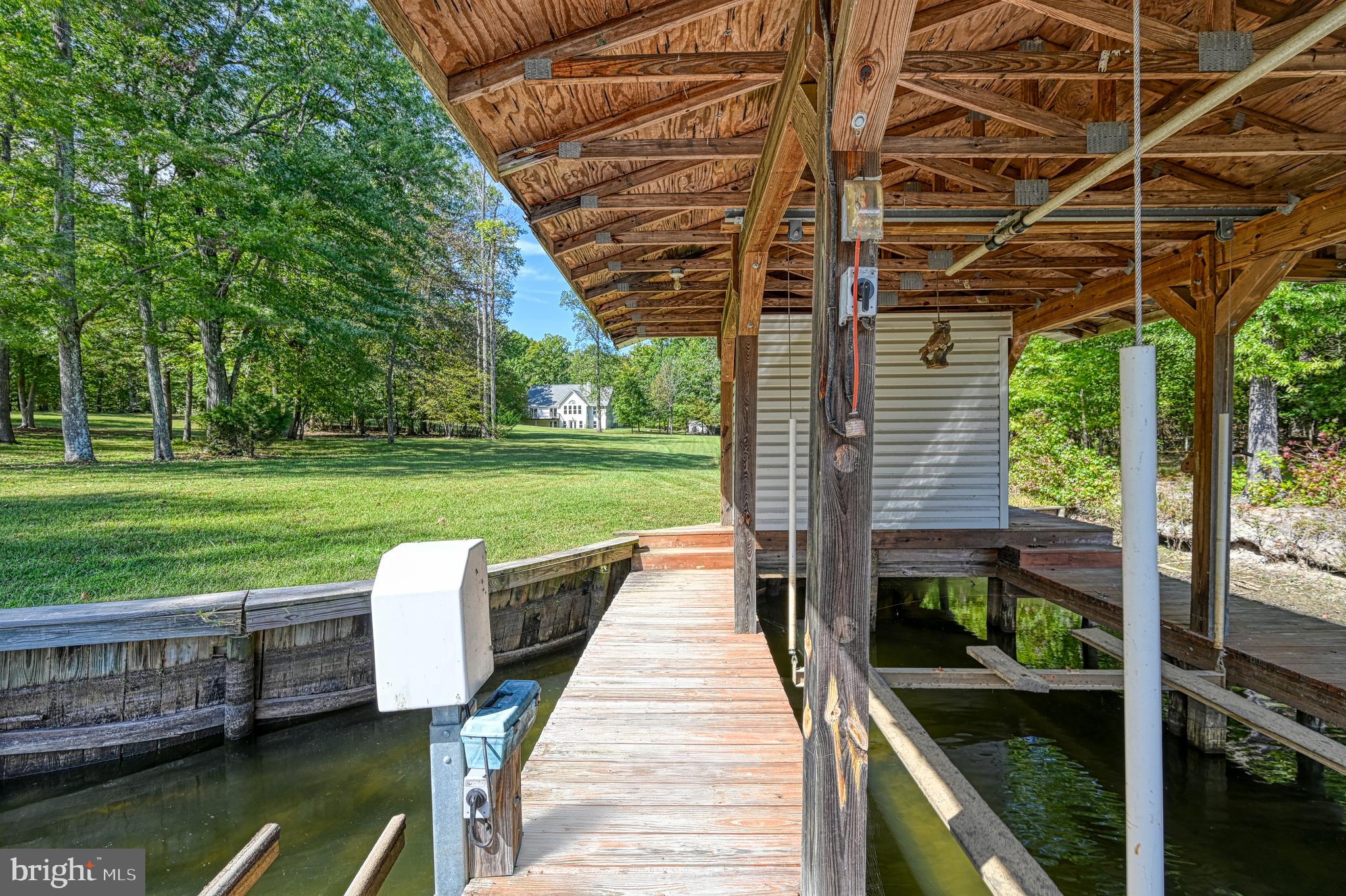 FOXWOOD MANOR - Residential