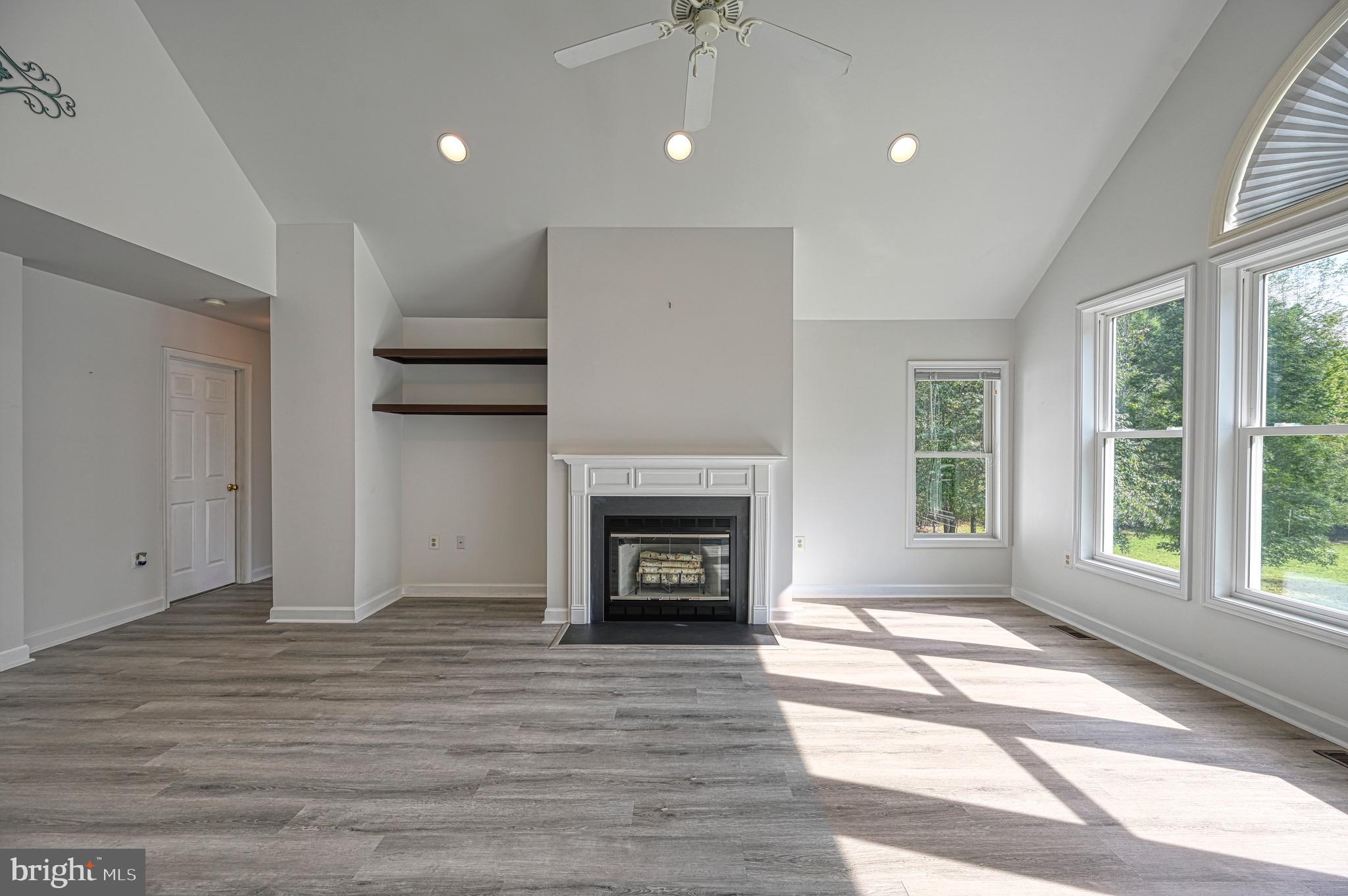 FOXWOOD MANOR - Residential