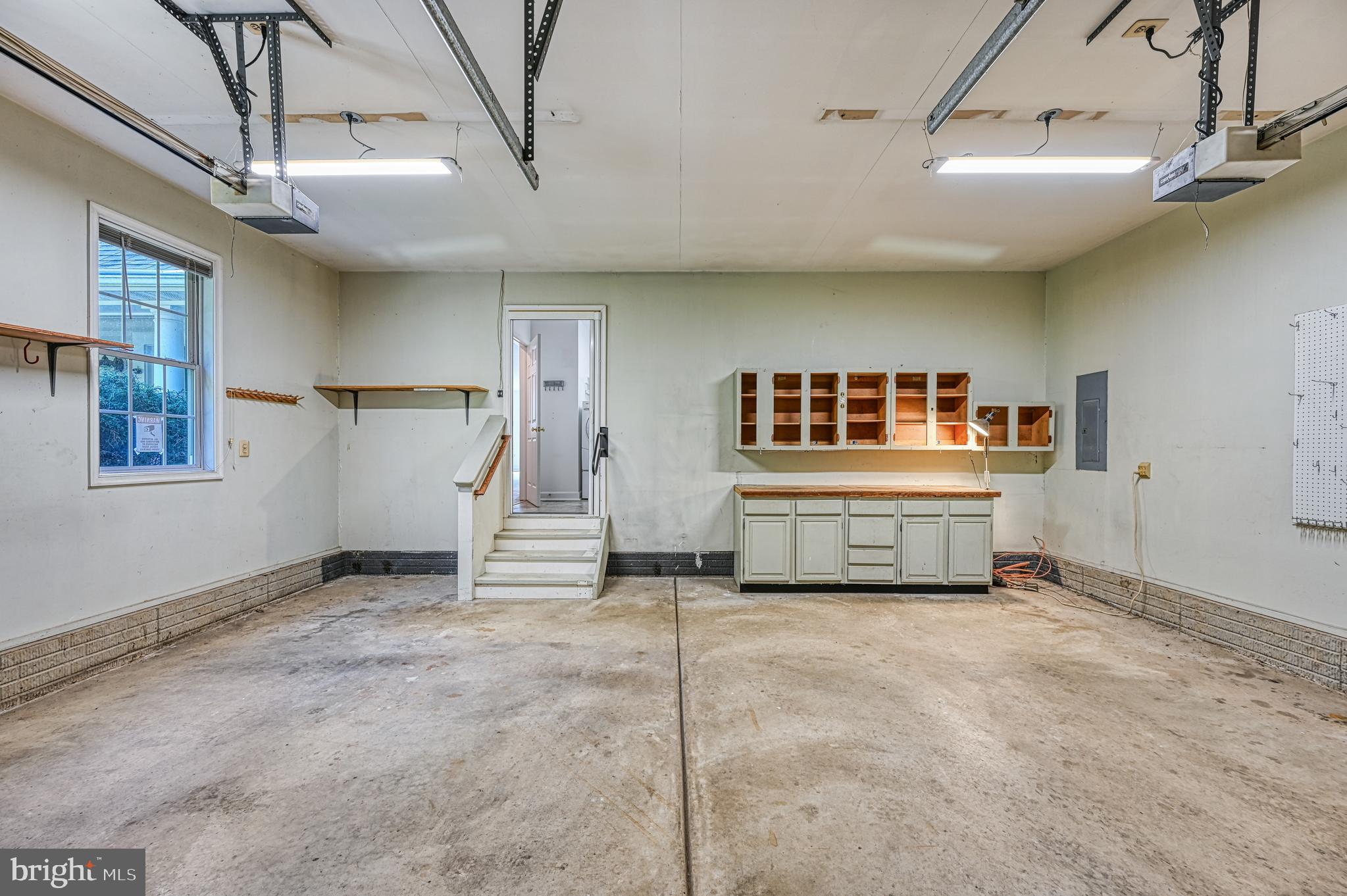 FOXWOOD MANOR - Residential