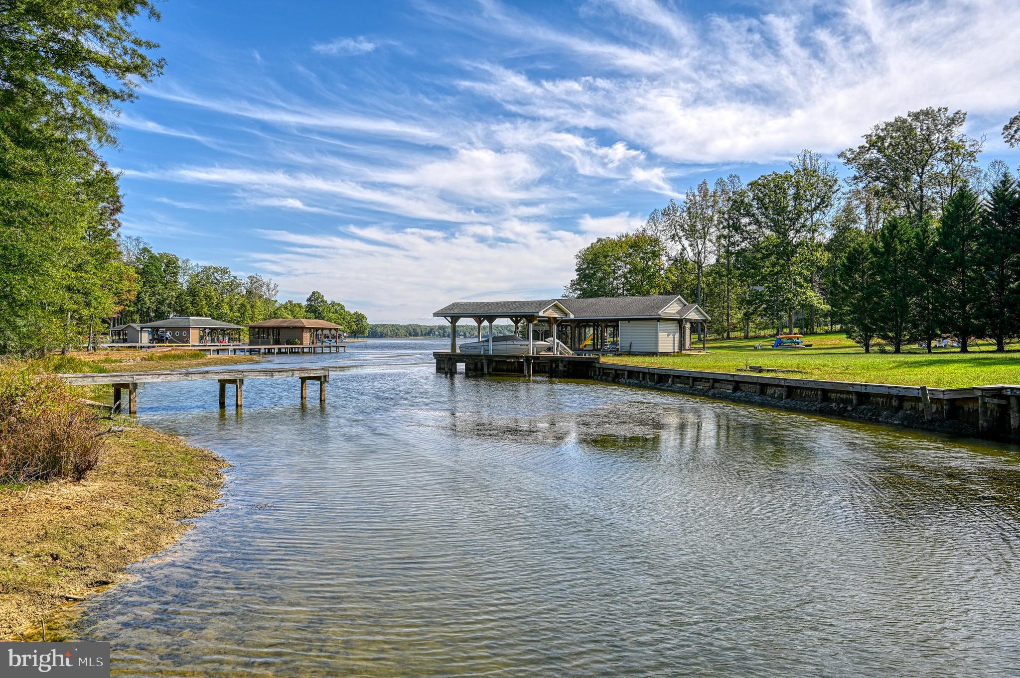 FOXWOOD MANOR - Residential