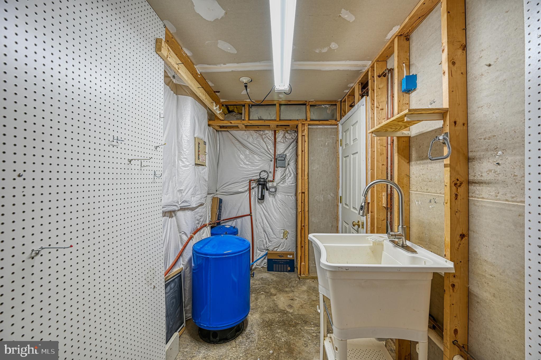 FOXWOOD MANOR - Residential