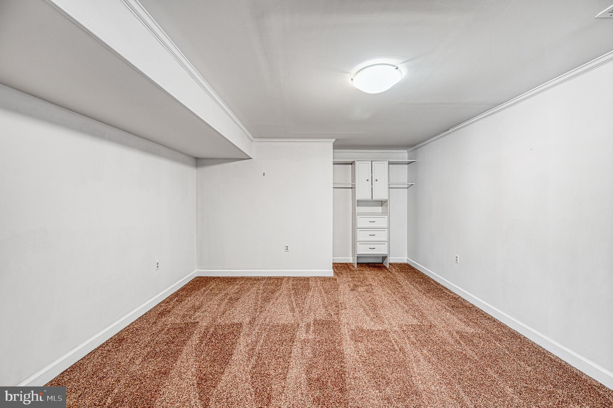 FOXWOOD MANOR - Residential