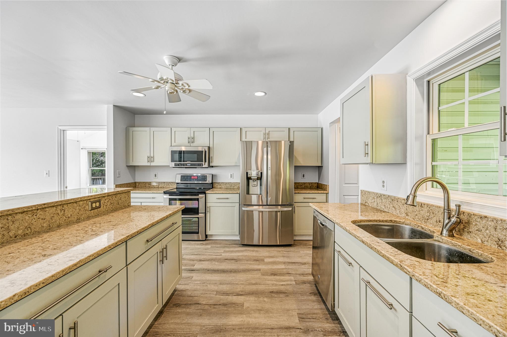 FOXWOOD MANOR - Residential