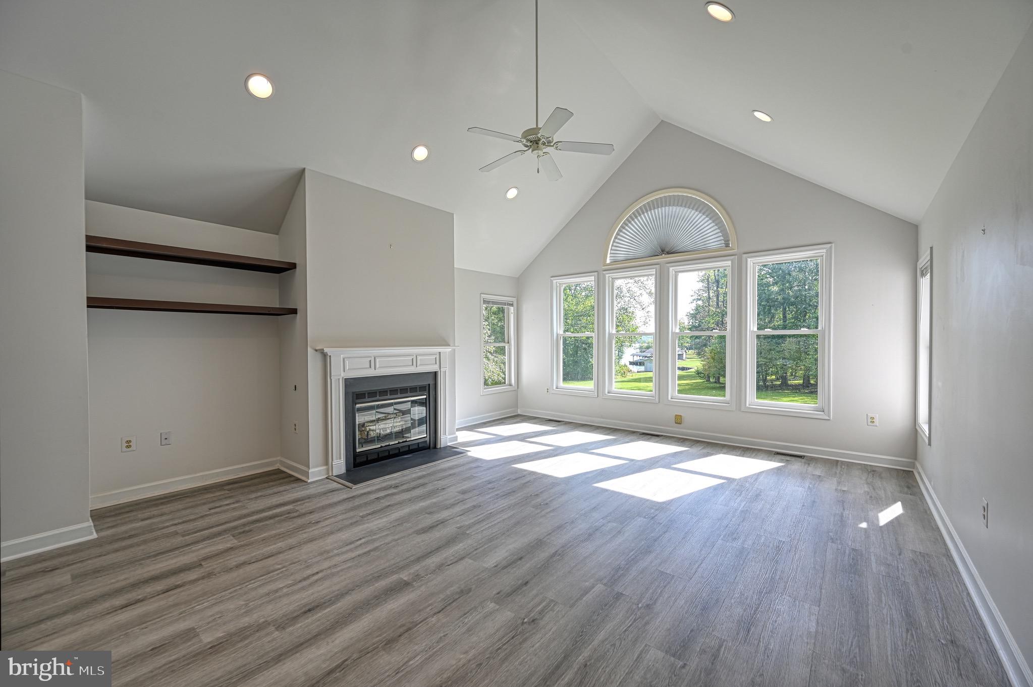 FOXWOOD MANOR - Residential