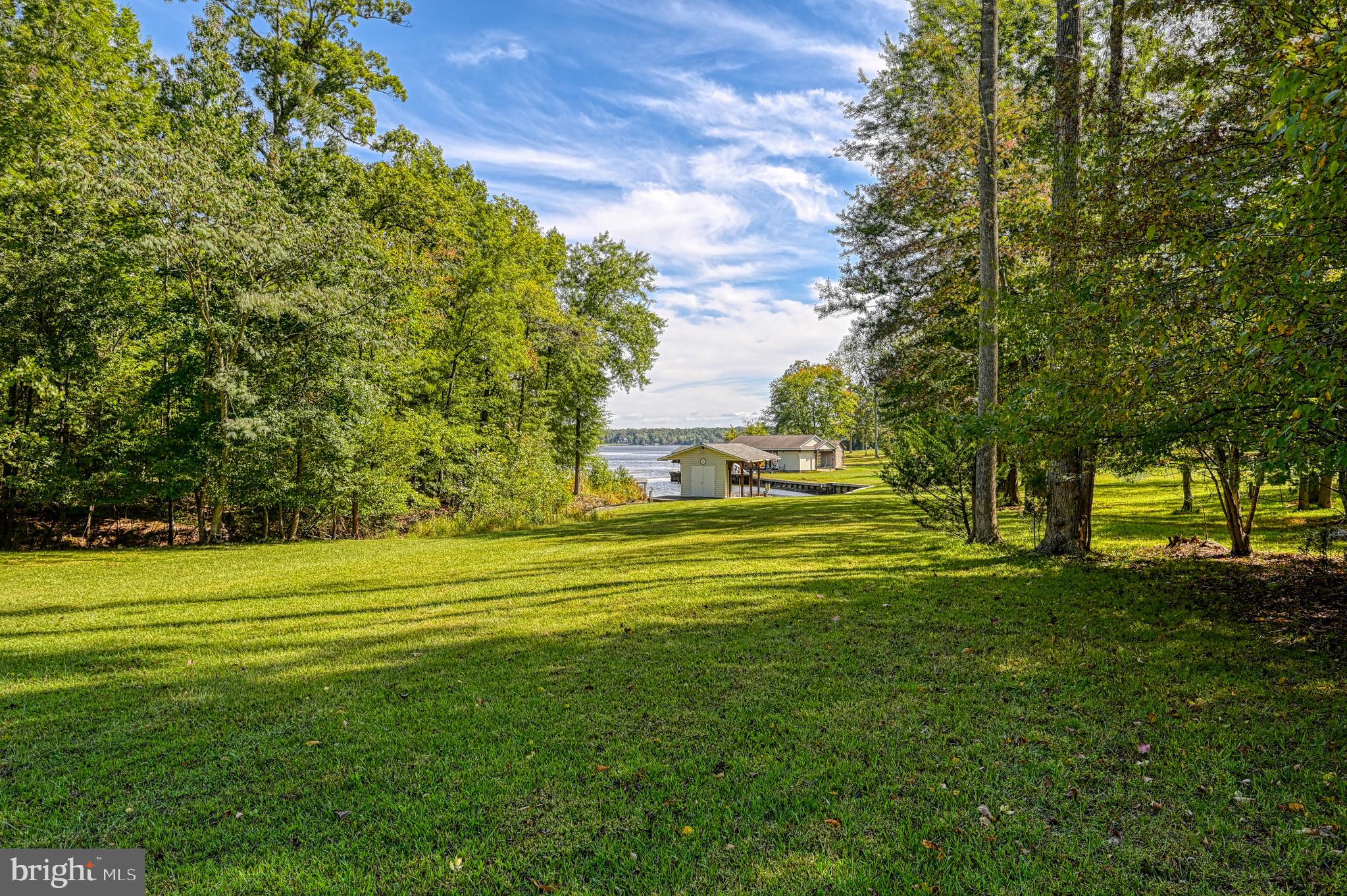 FOXWOOD MANOR - Residential