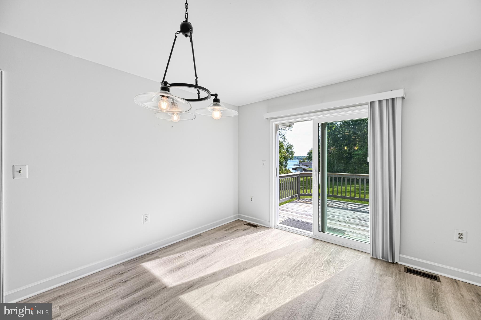 FOXWOOD MANOR - Residential