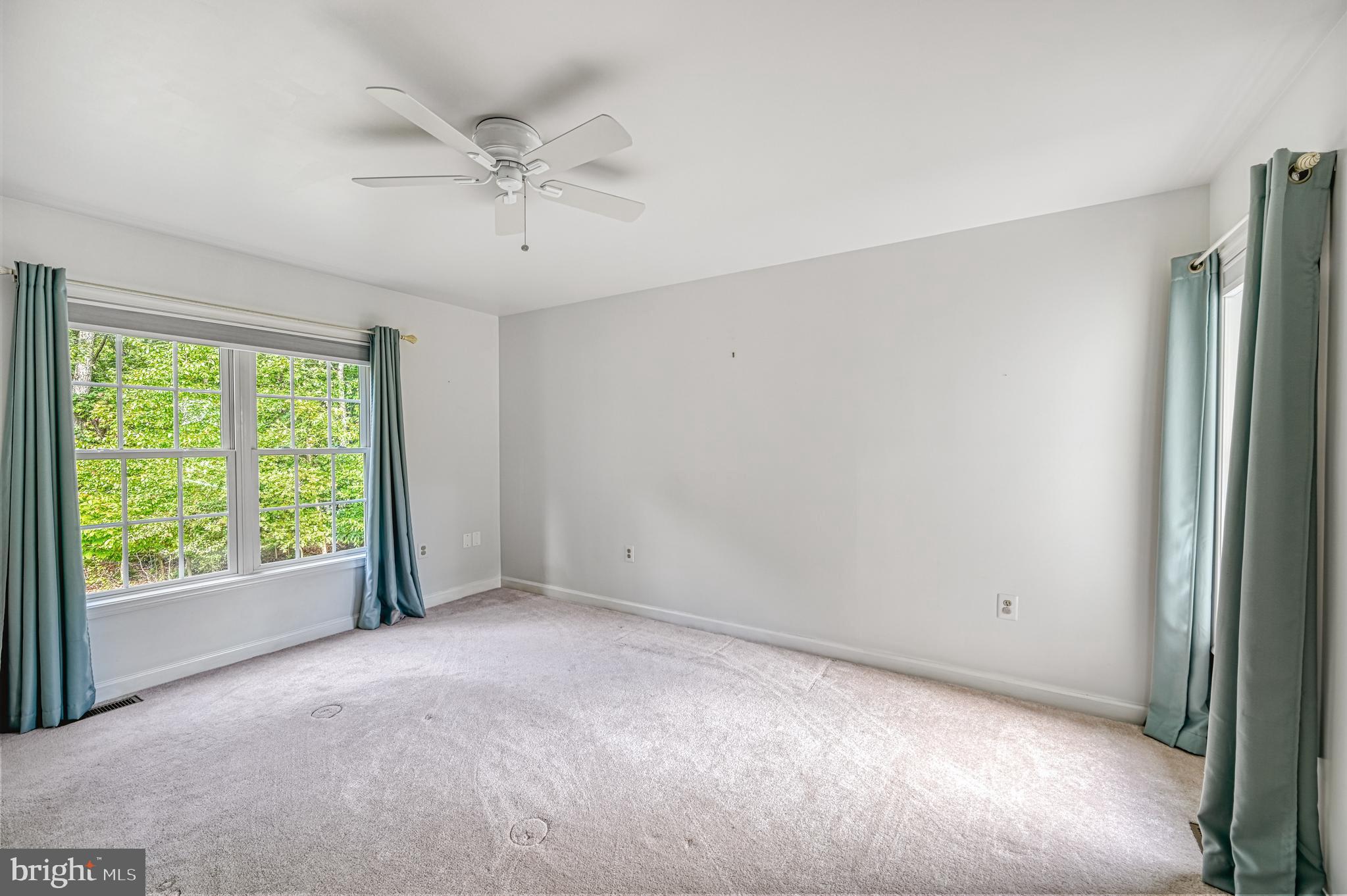 FOXWOOD MANOR - Residential