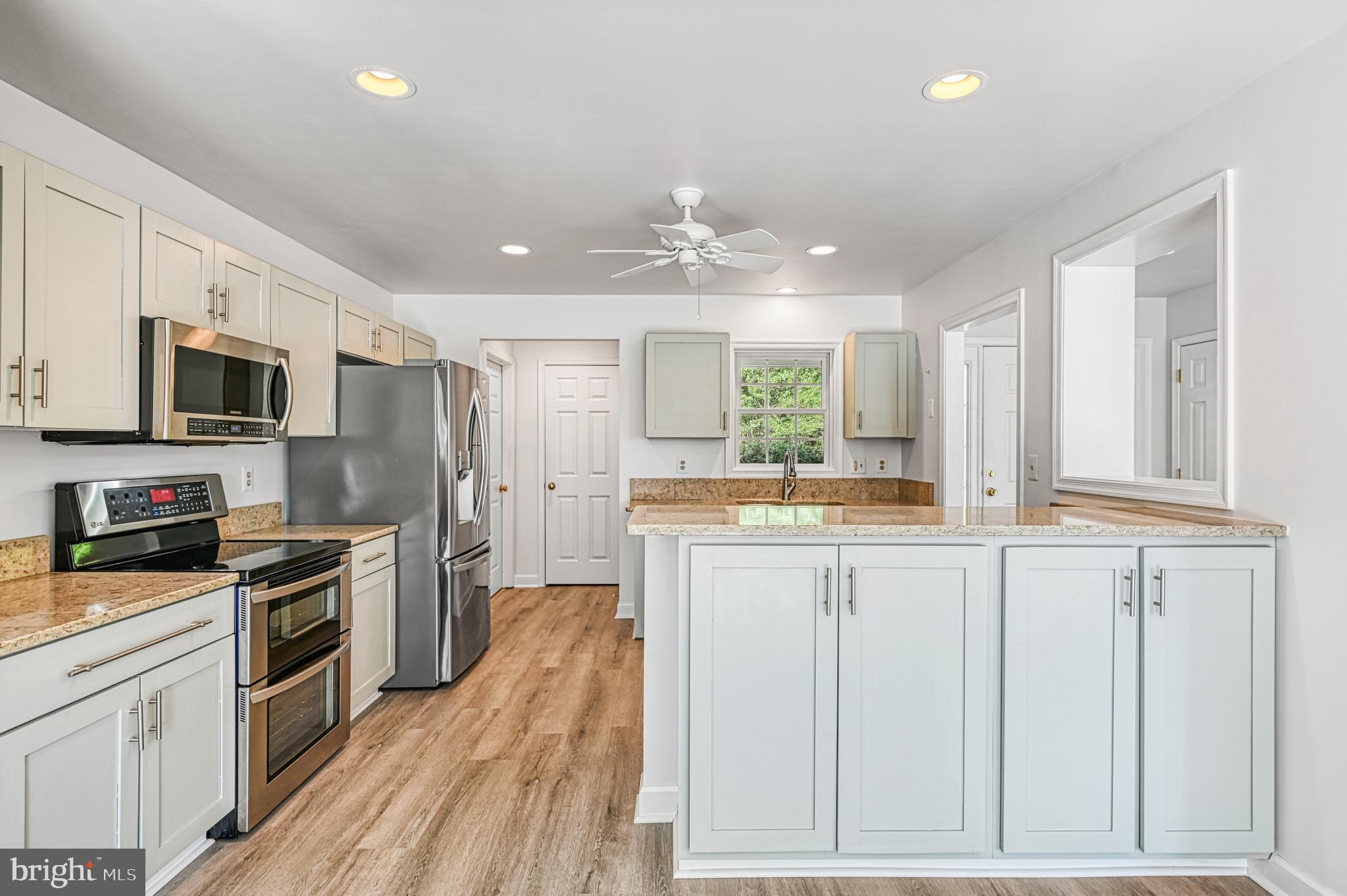 FOXWOOD MANOR - Residential