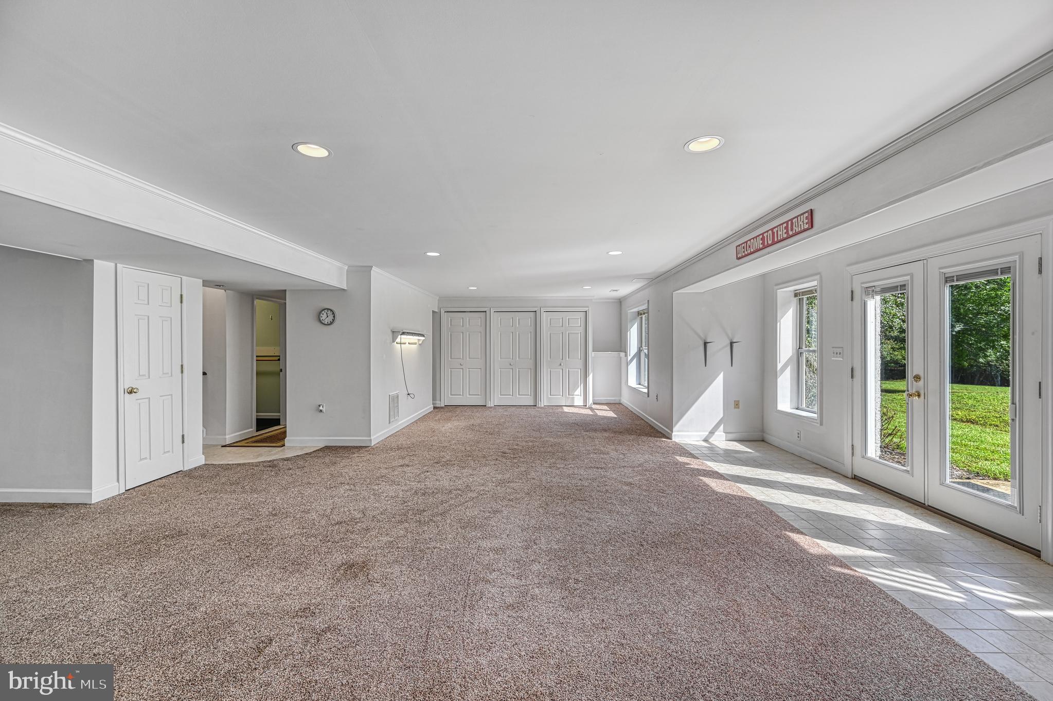 FOXWOOD MANOR - Residential