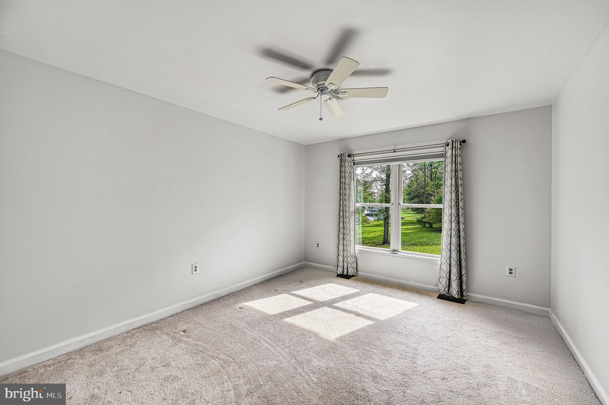 FOXWOOD MANOR - Residential