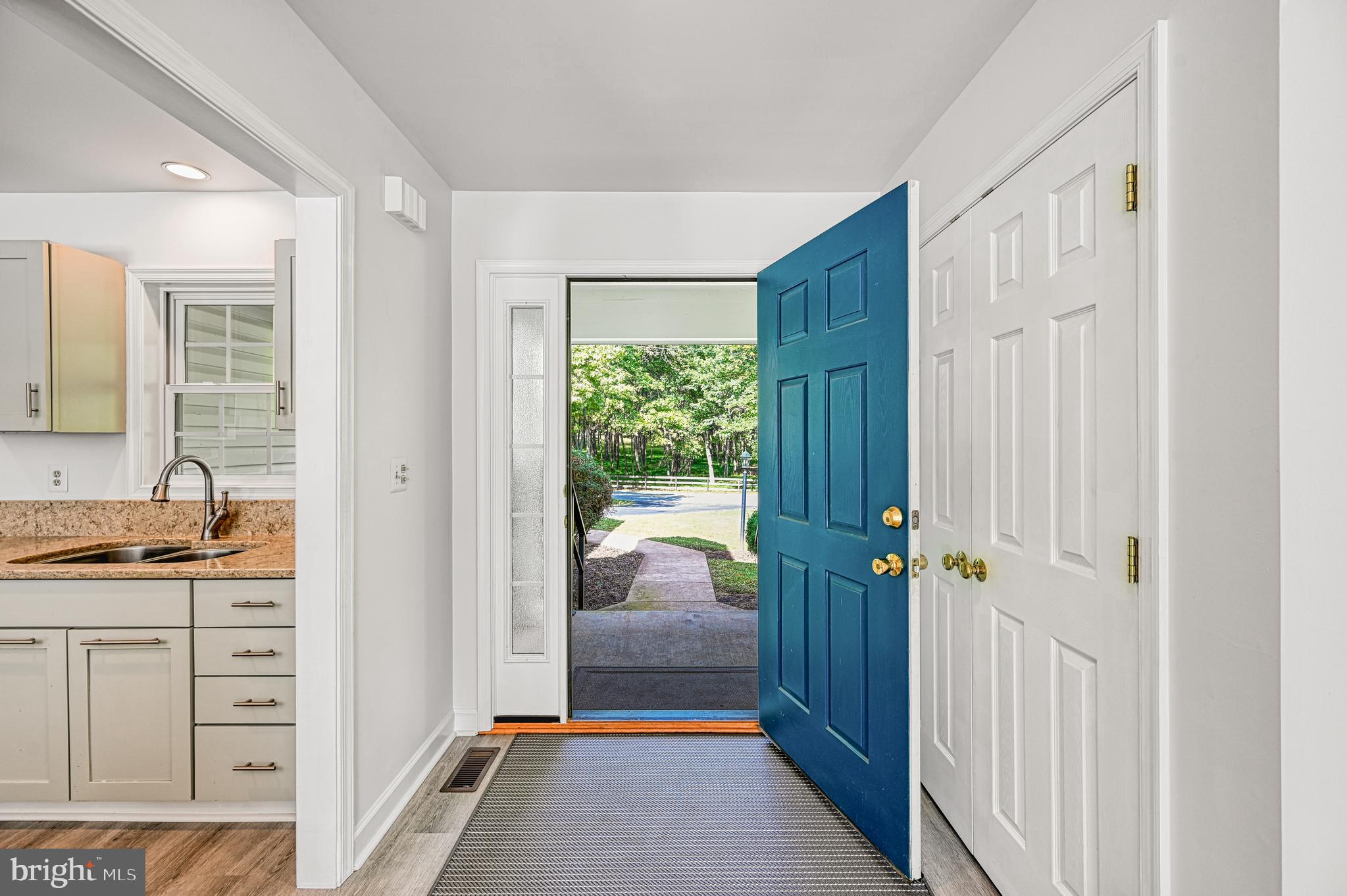 FOXWOOD MANOR - Residential