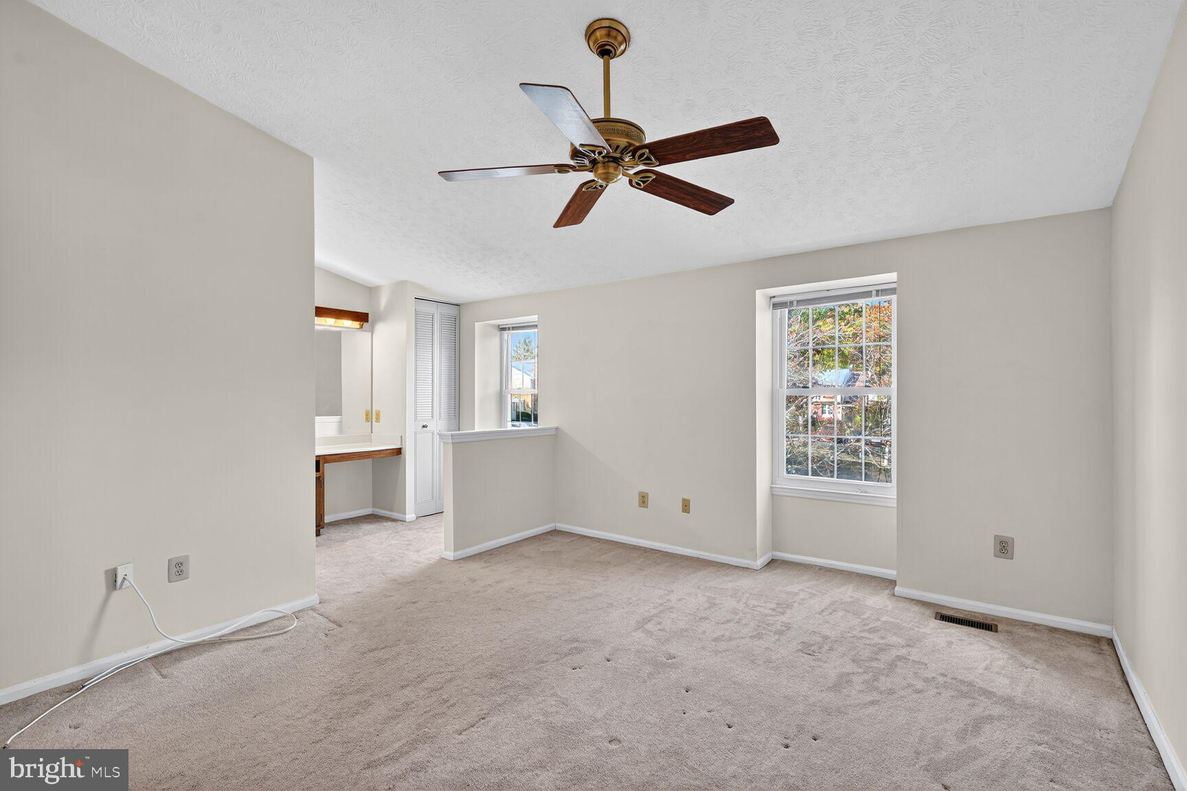 GREEN HOLLY WOODS - Residential Lease