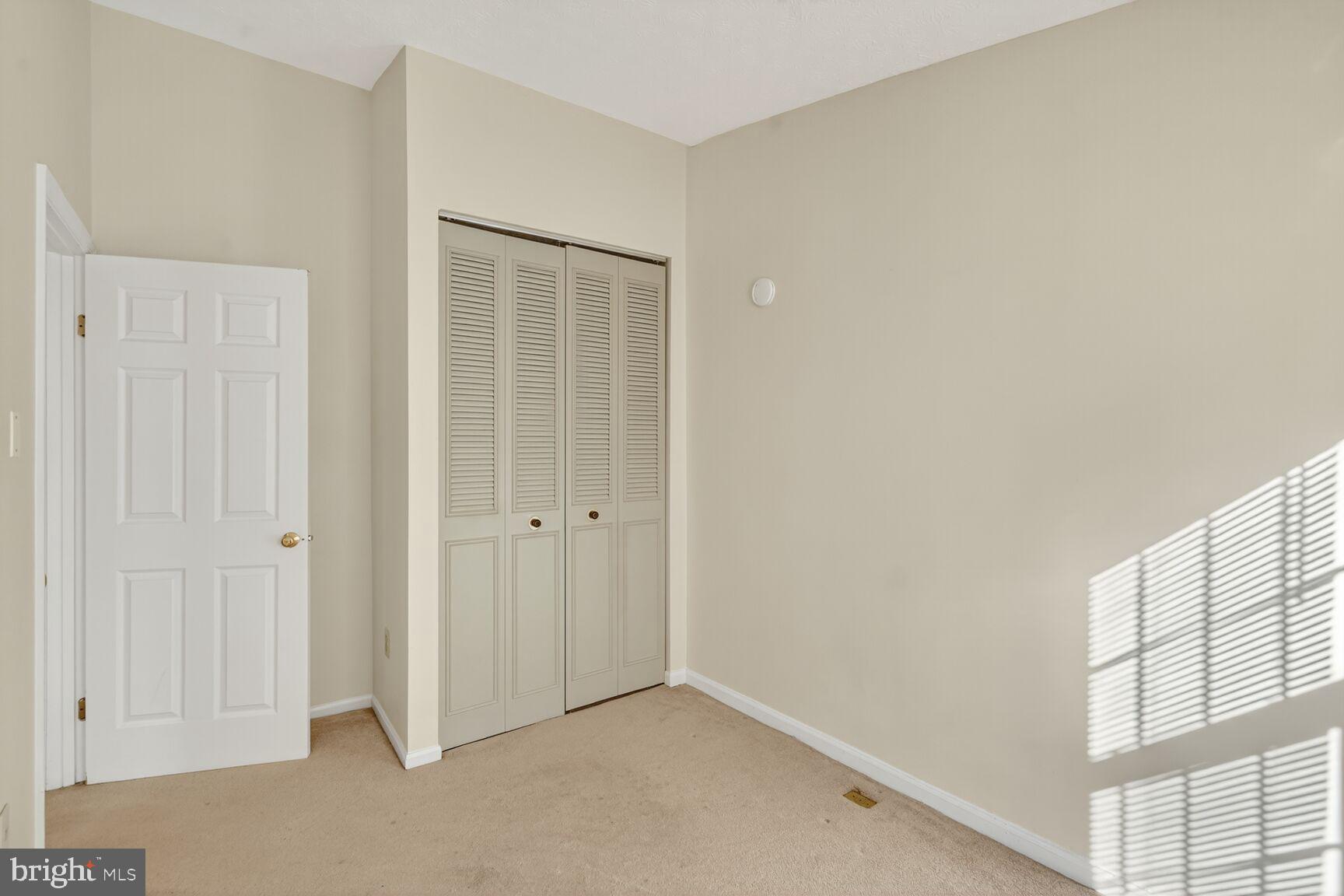 GREEN HOLLY WOODS - Residential Lease