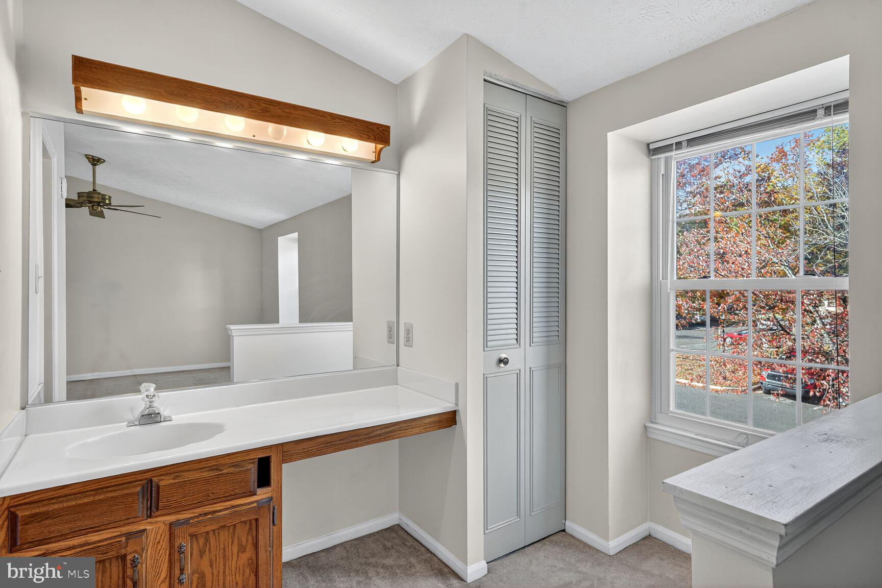 GREEN HOLLY WOODS - Residential Lease