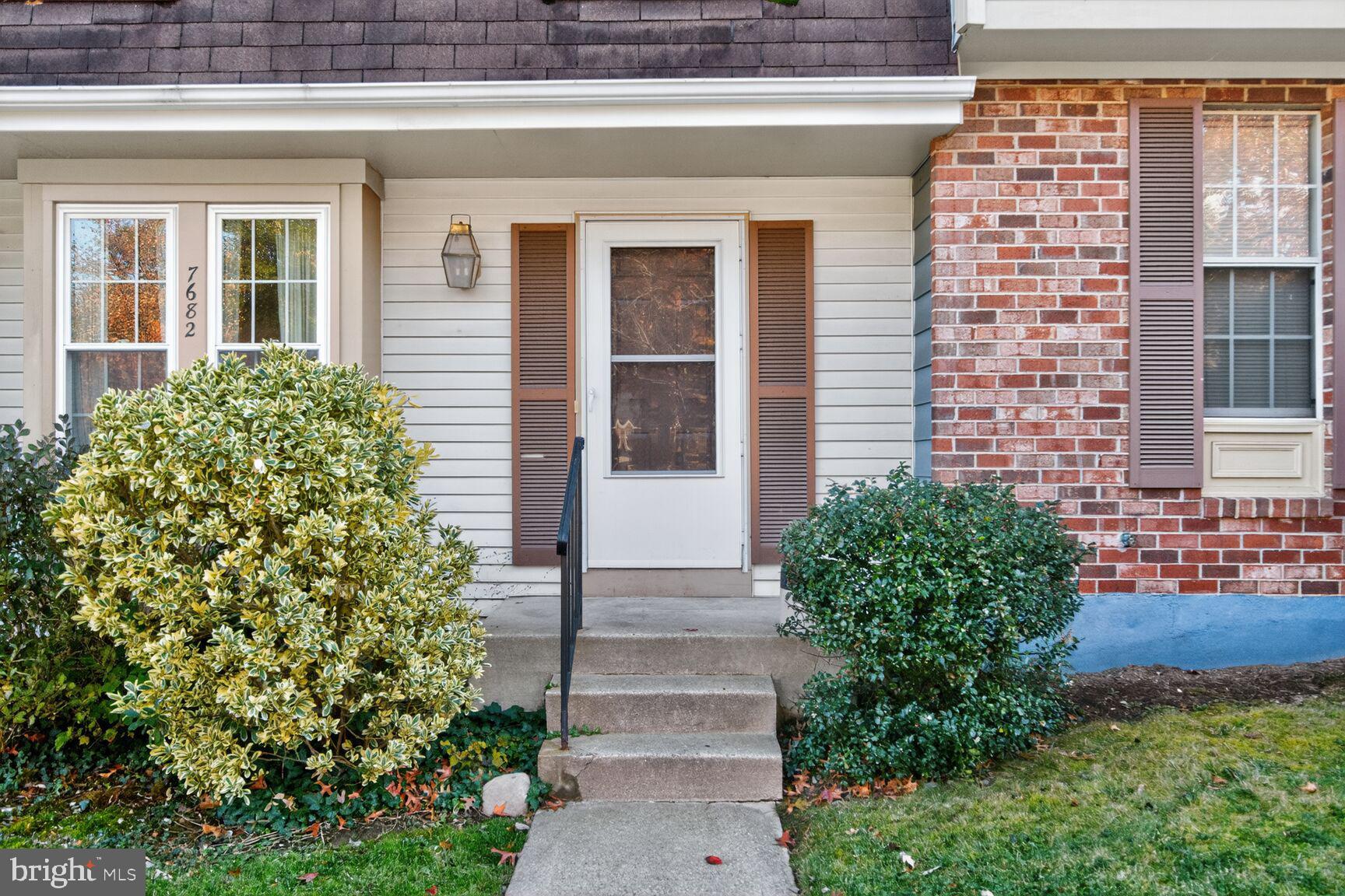 GREEN HOLLY WOODS - Residential Lease